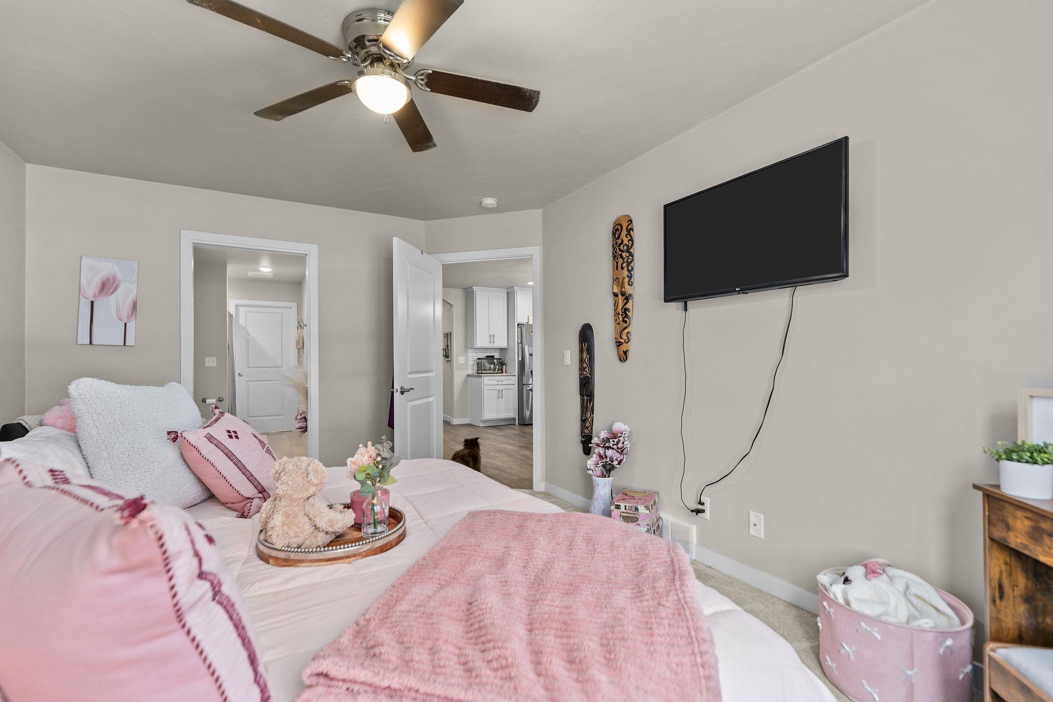 2157 ROYAL CREST Circle Unit: 1