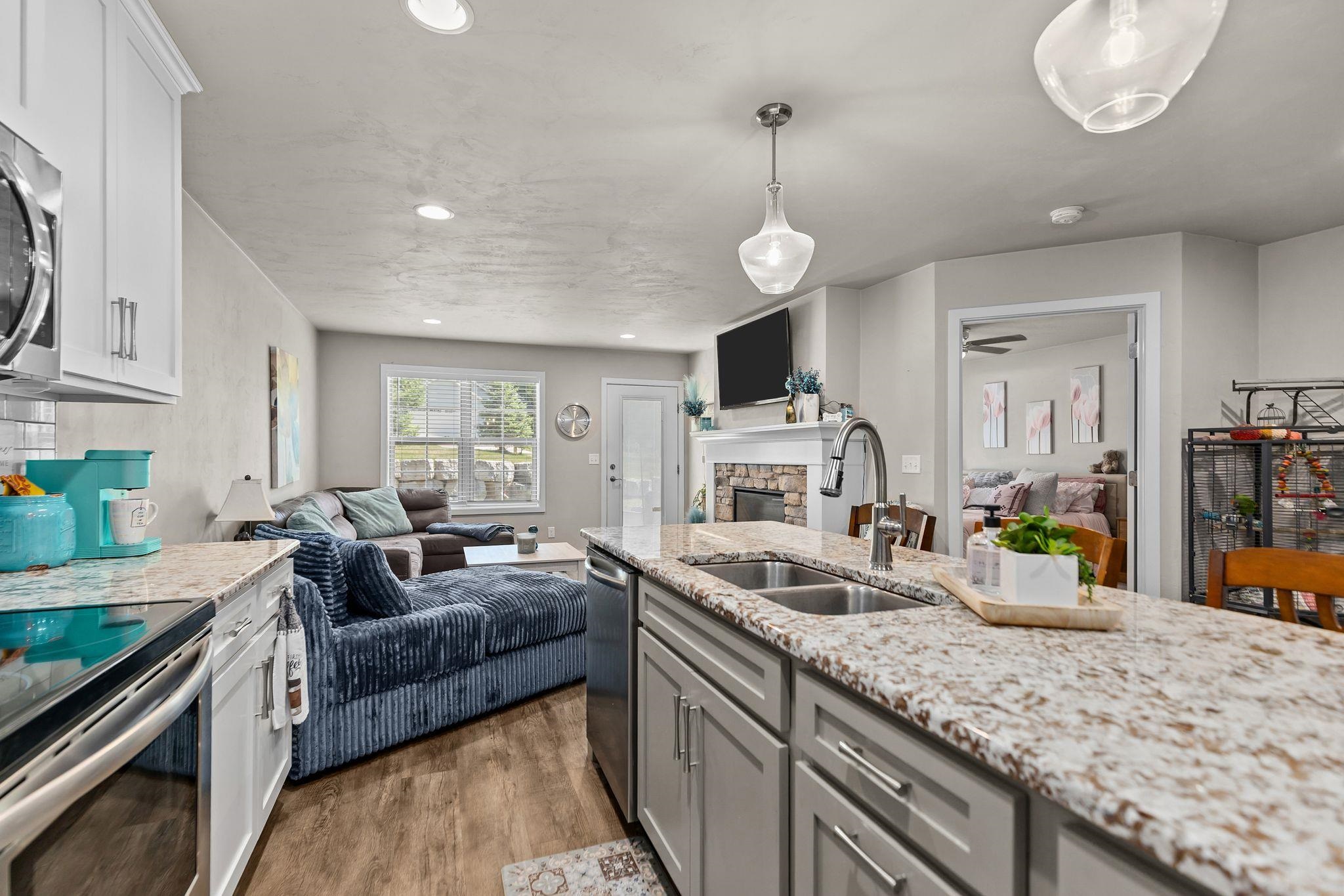 2157 ROYAL CREST Circle Unit: 1