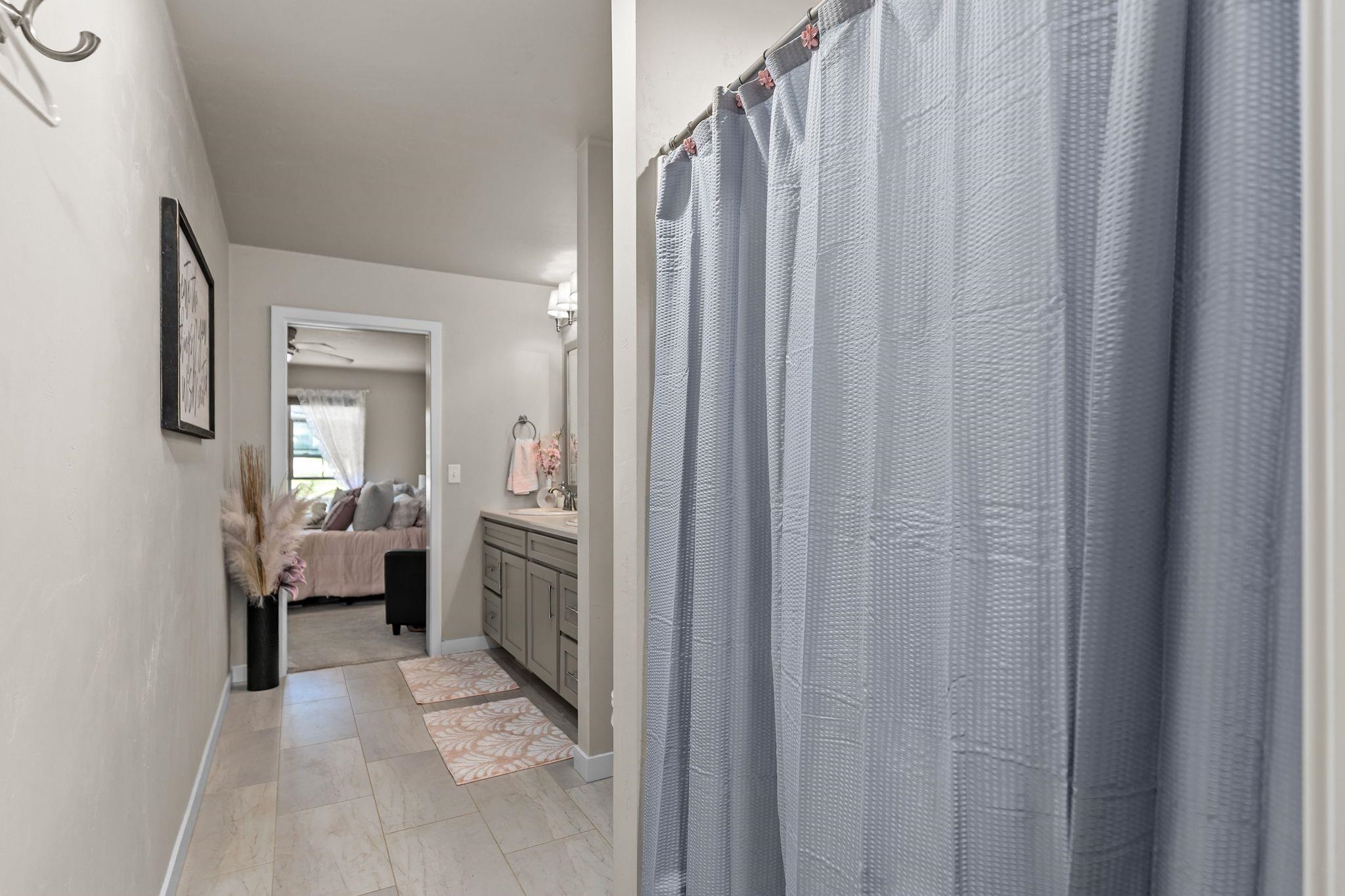 2157 ROYAL CREST Circle Unit: 1