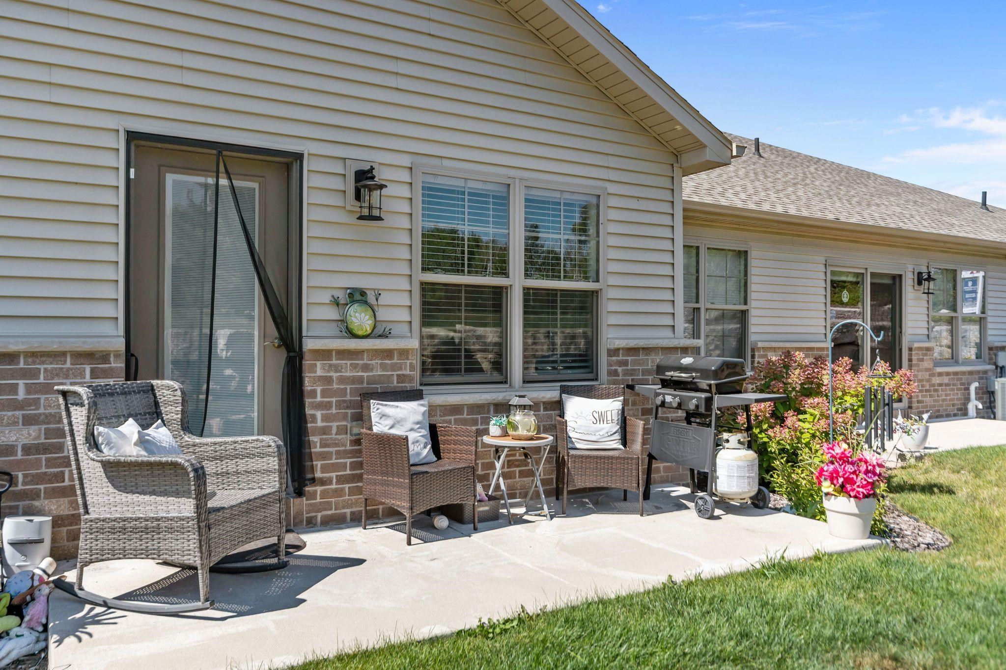 2157 ROYAL CREST Circle Unit: 1