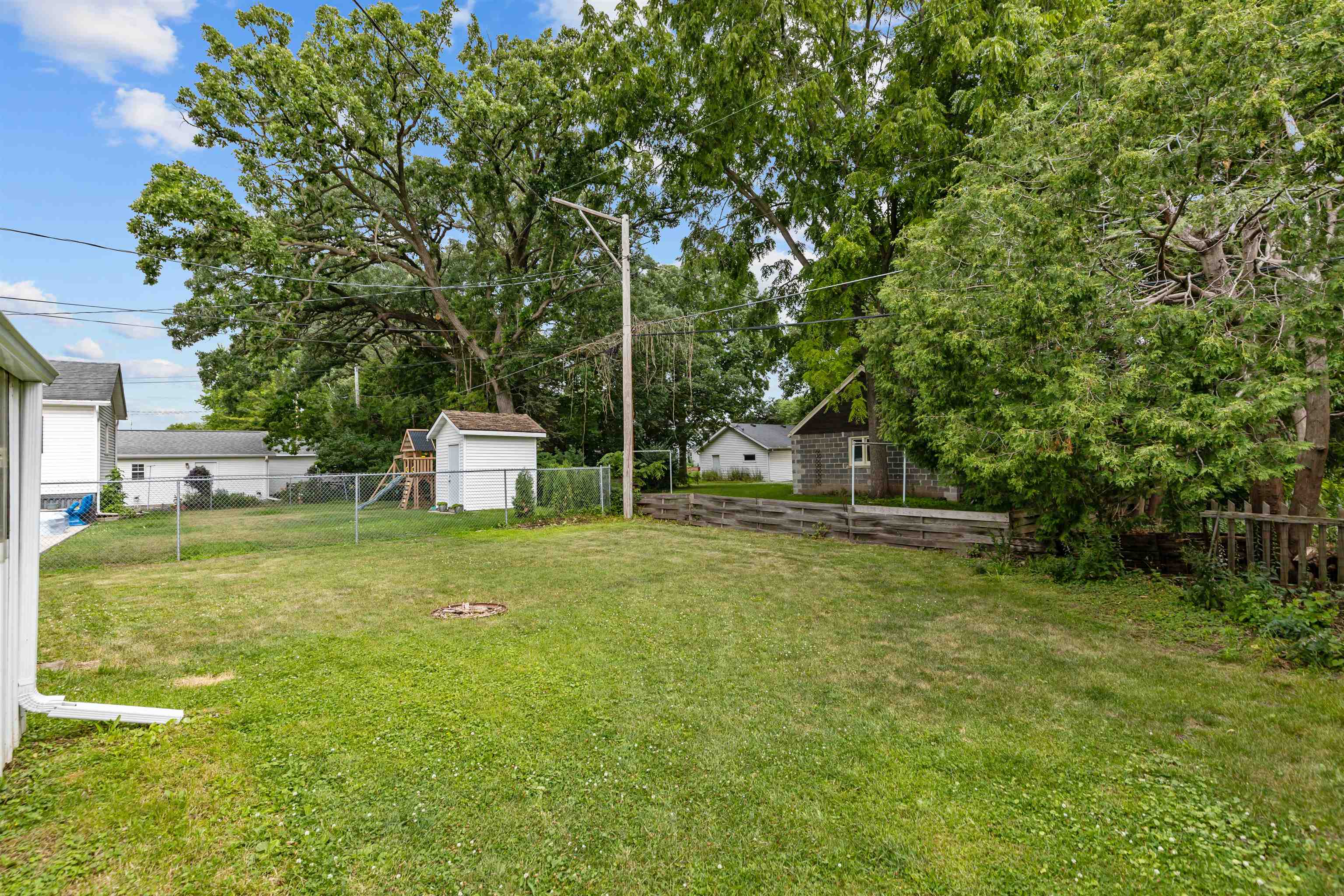 289 LEDGEVIEW Avenue