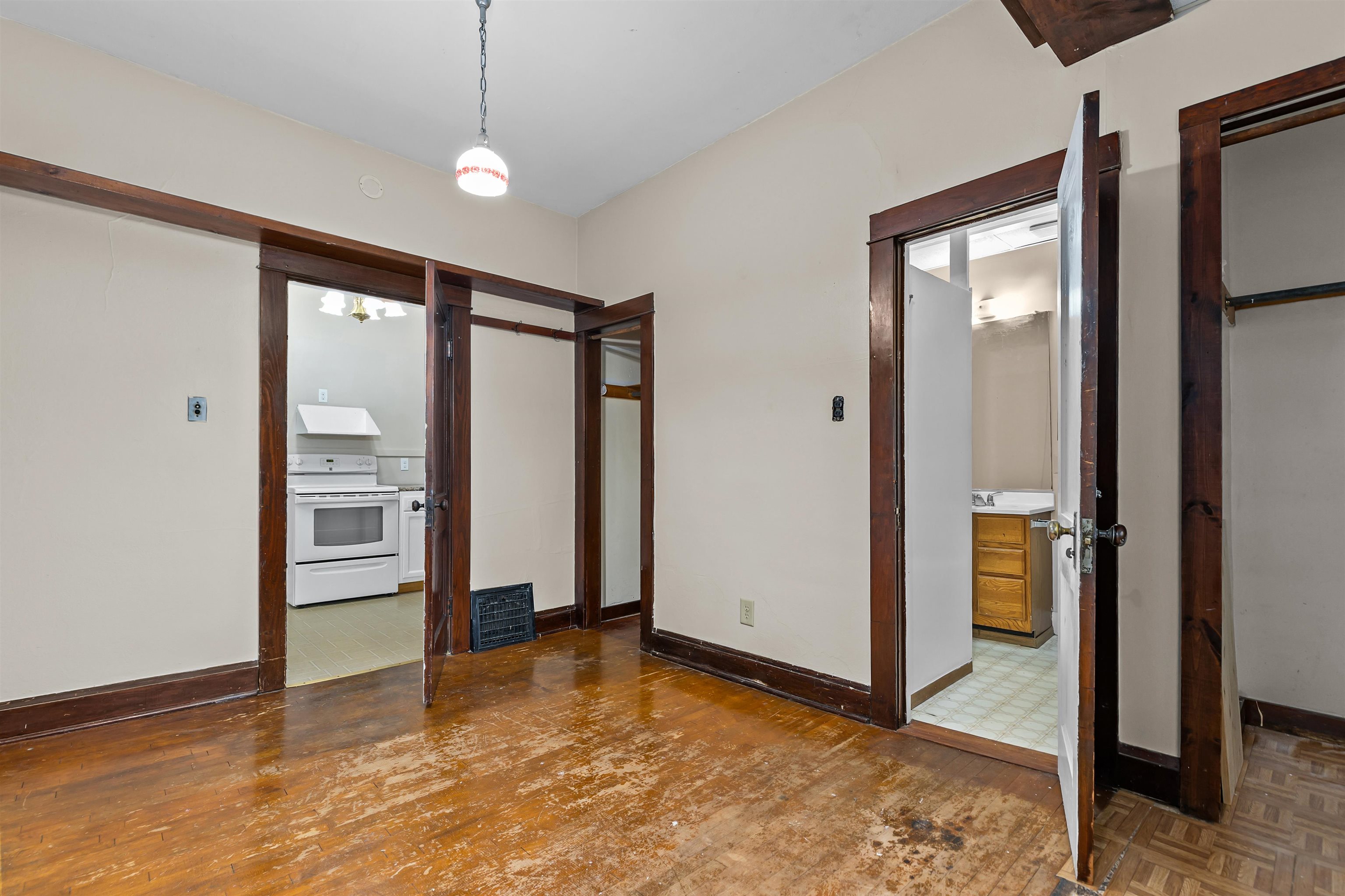 289 LEDGEVIEW Avenue