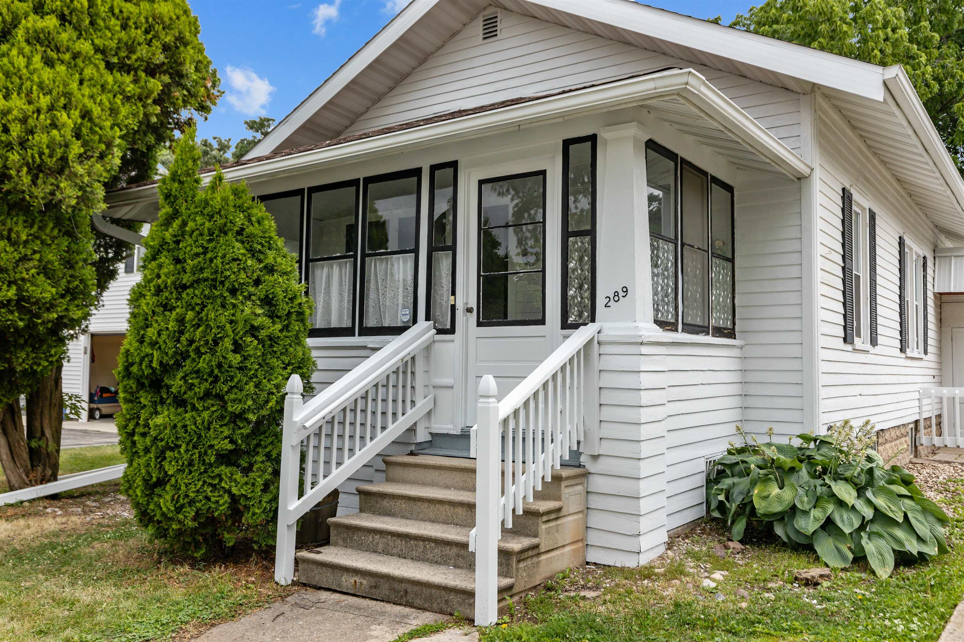 289 LEDGEVIEW Avenue