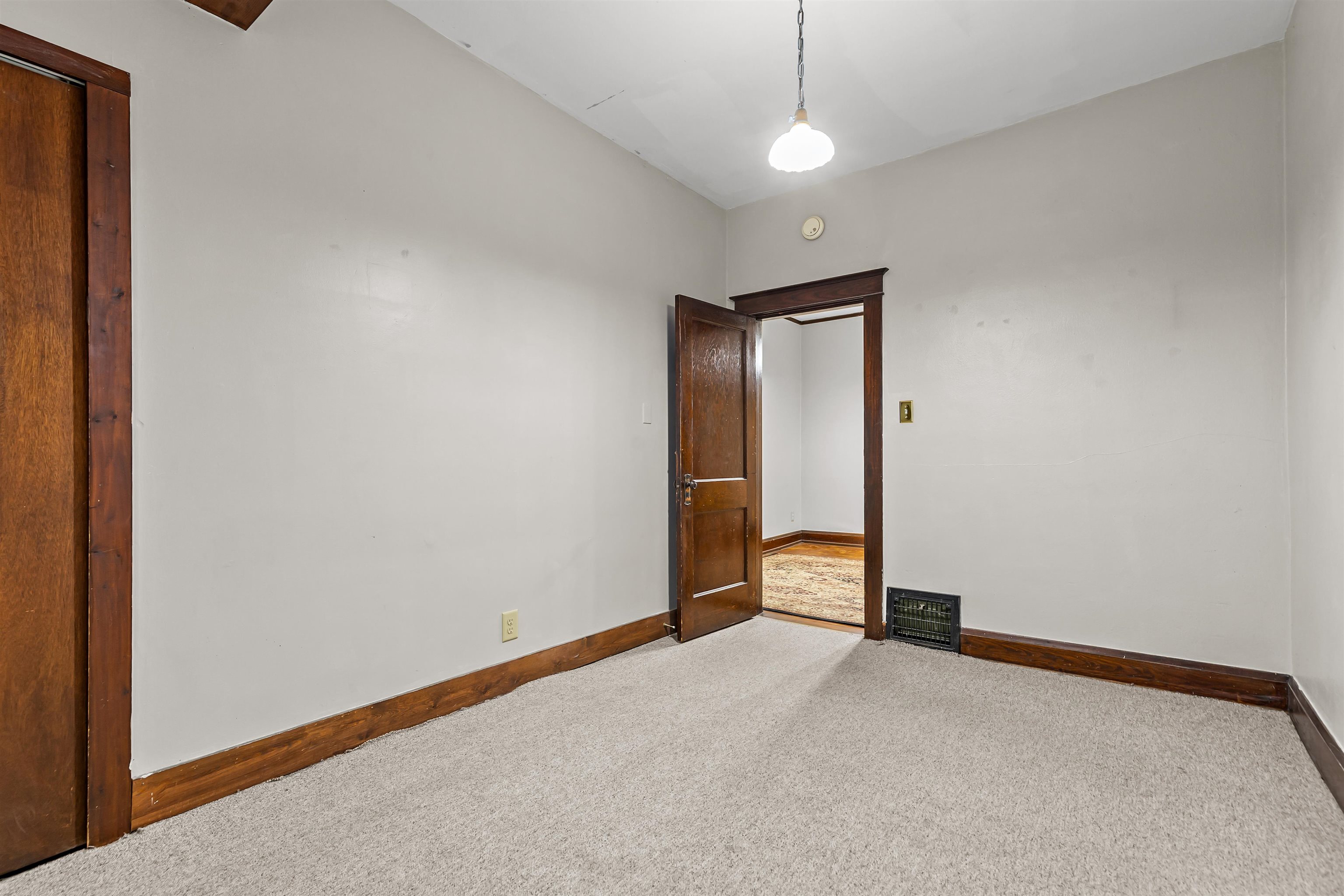 289 LEDGEVIEW Avenue