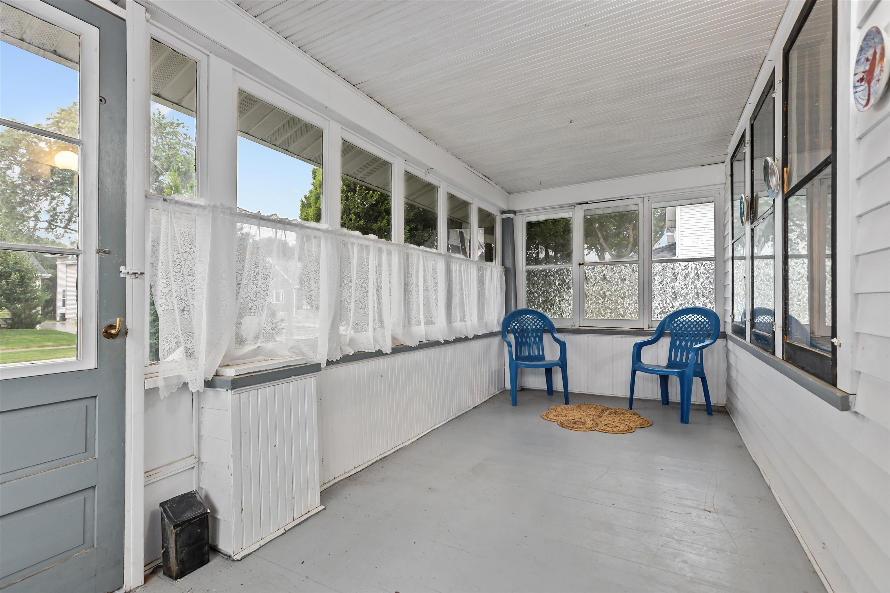 289 LEDGEVIEW Avenue