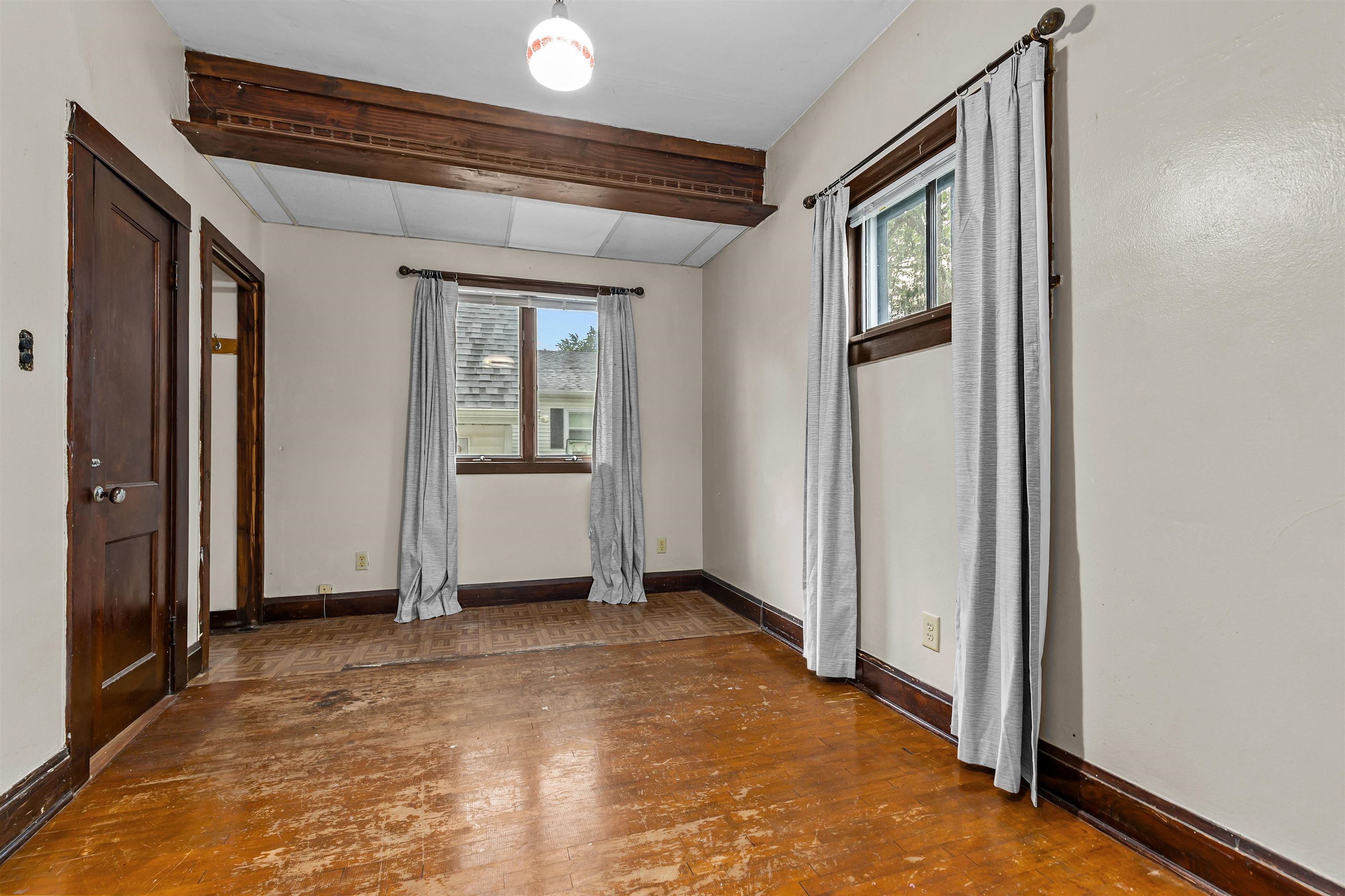 289 LEDGEVIEW Avenue