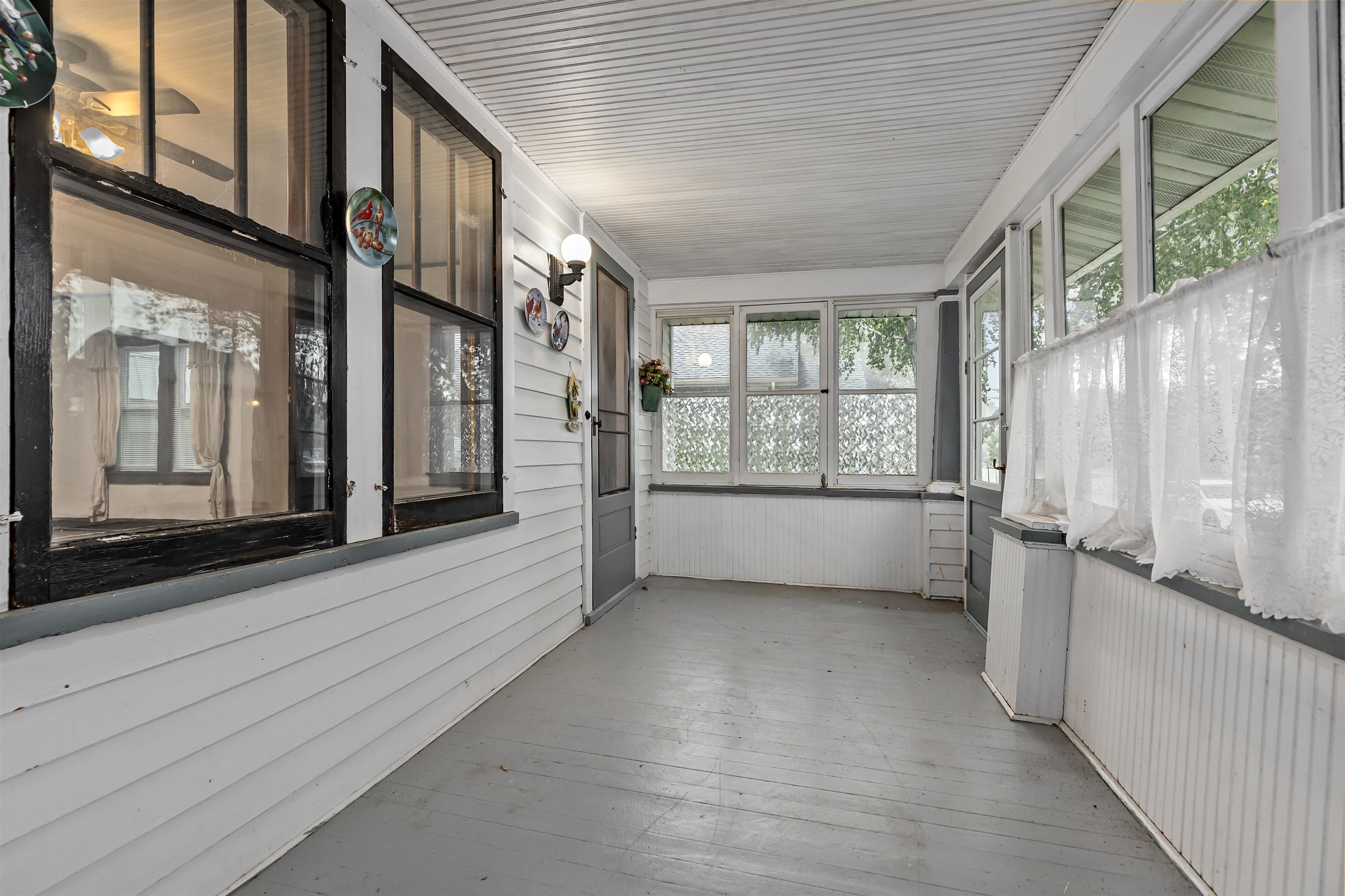 289 LEDGEVIEW Avenue