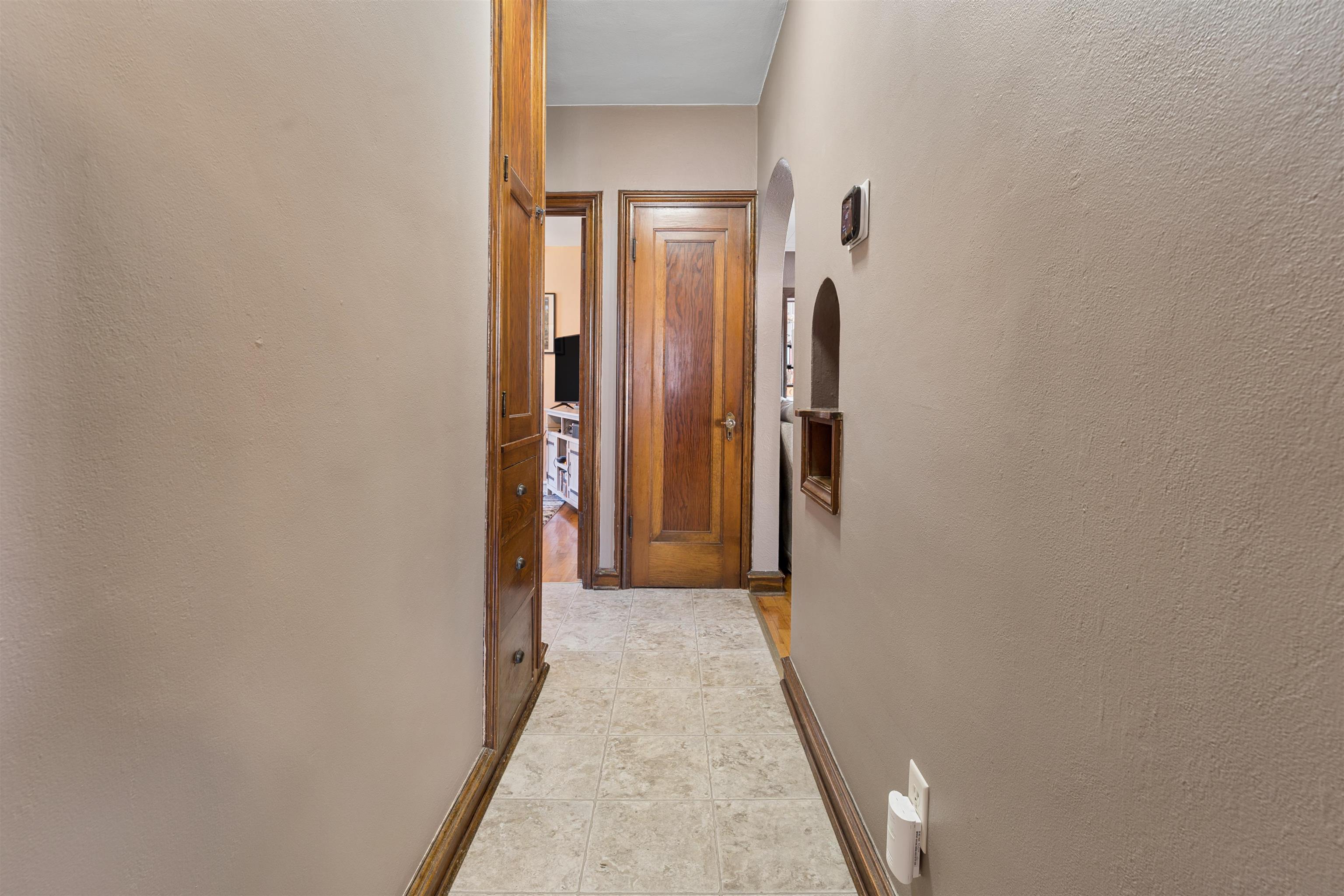 303 W FOREST Avenue
