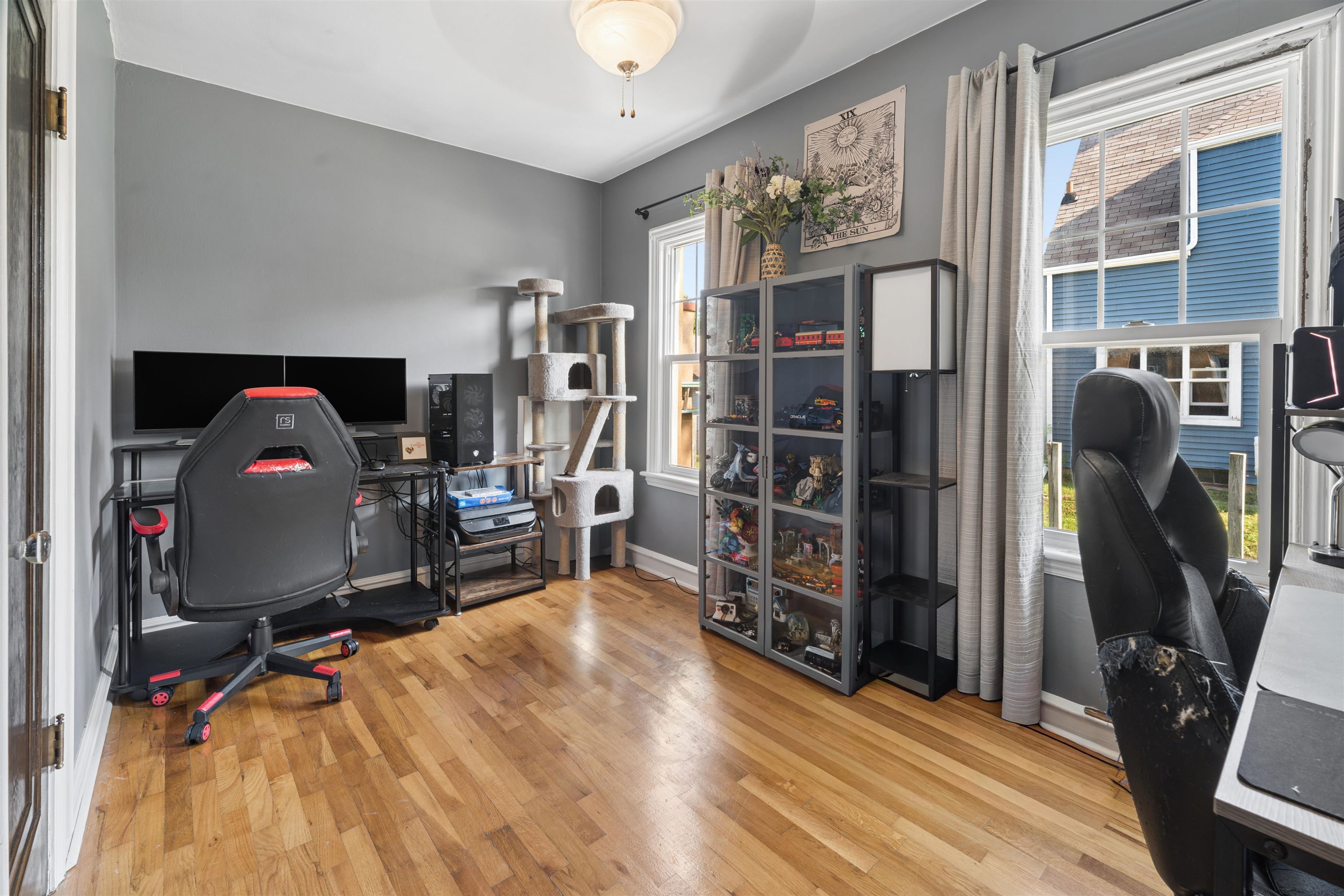 303 W FOREST Avenue