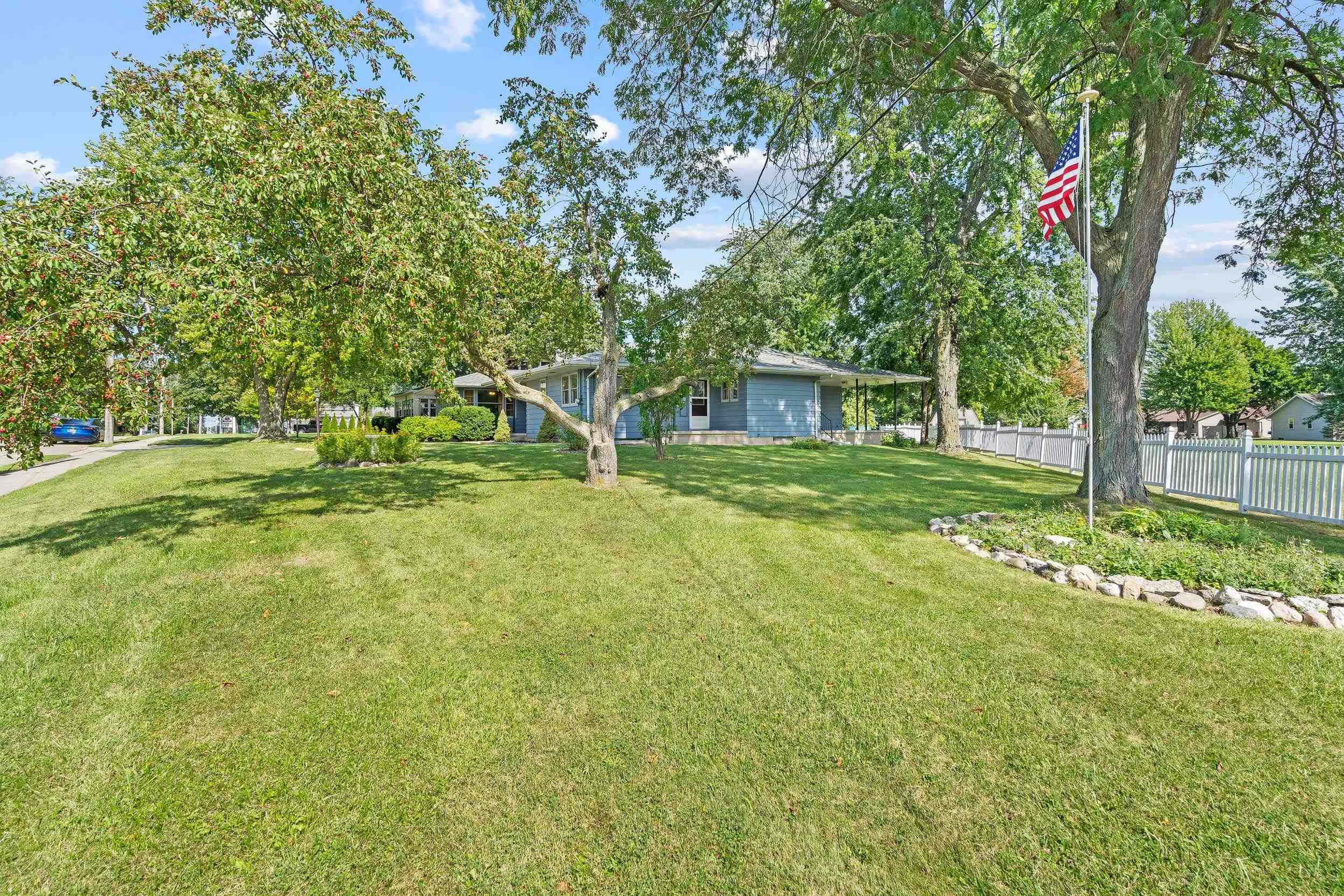 245 DARBOY Road