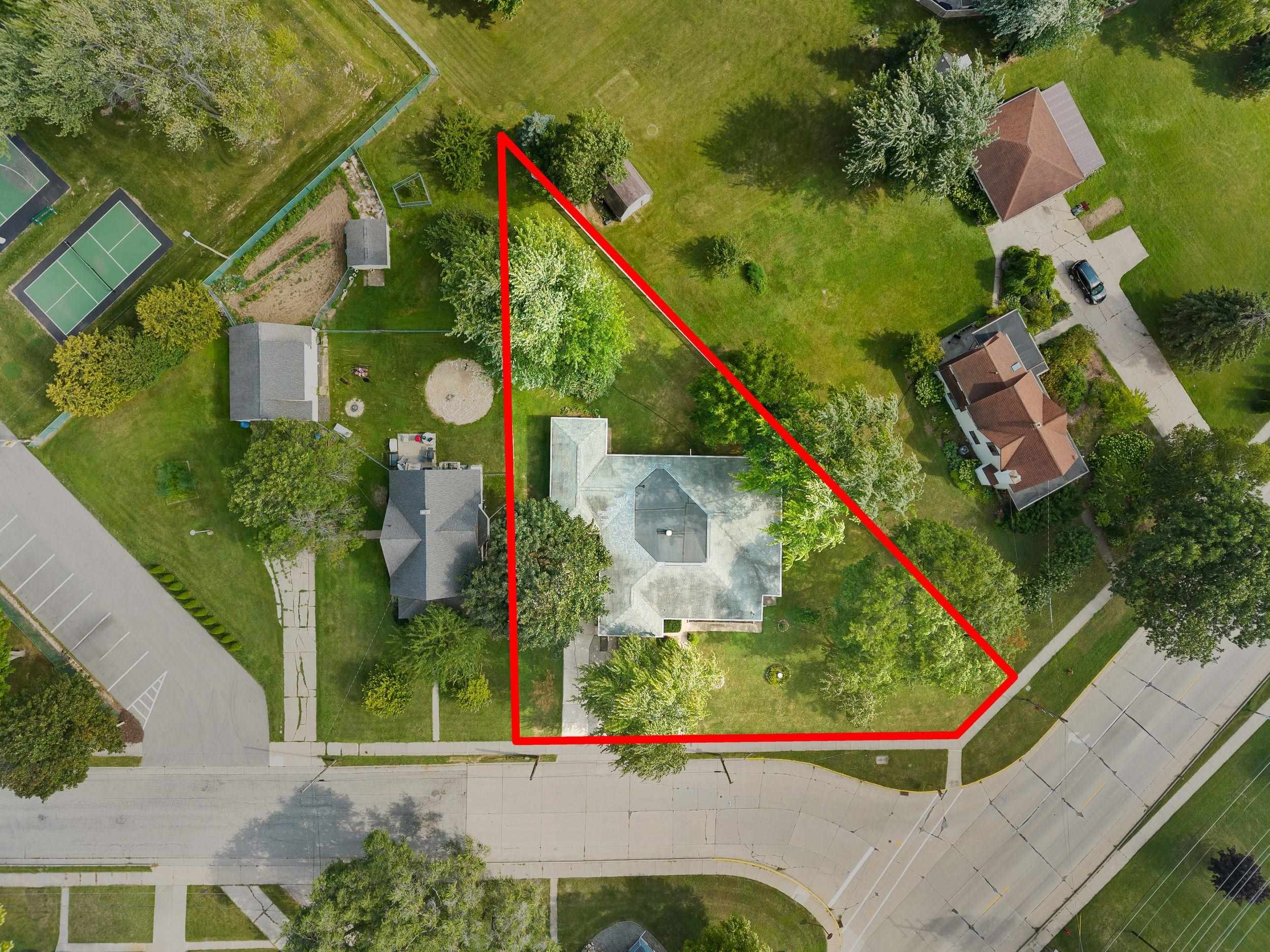 245 DARBOY Road