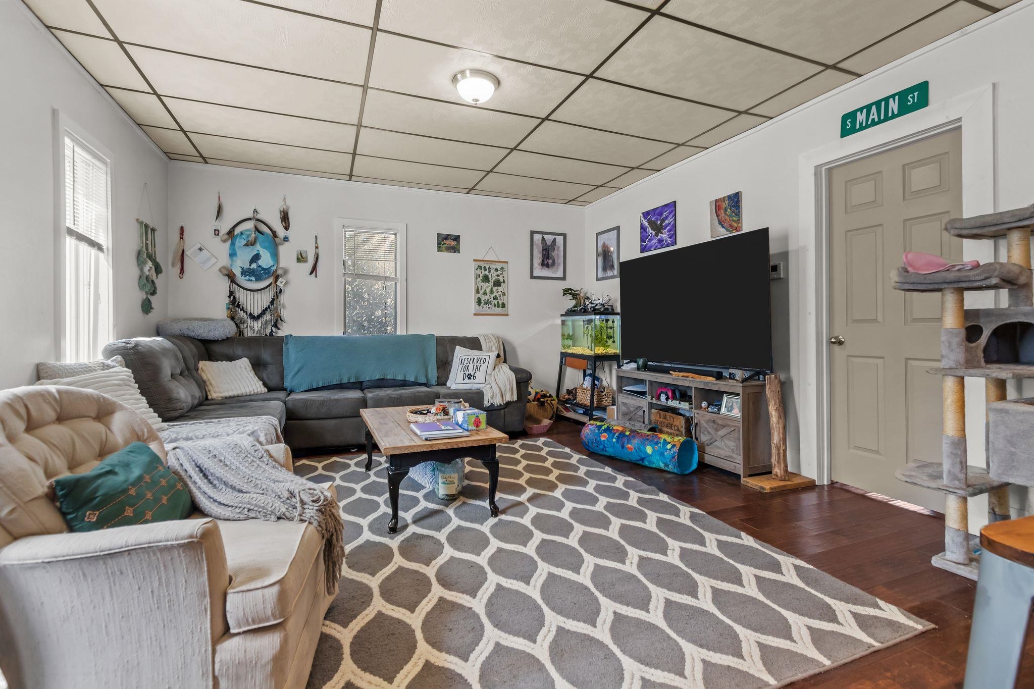 22 E 12TH Street