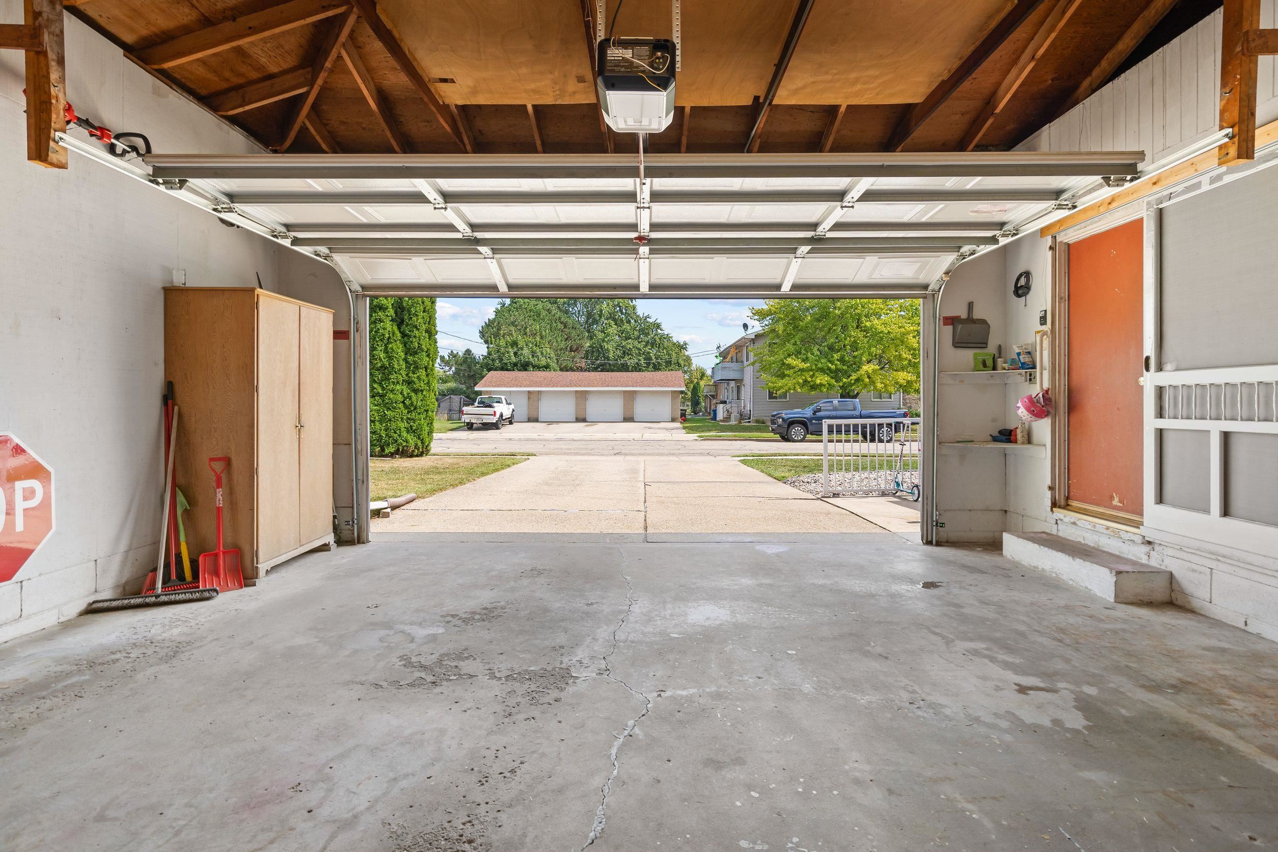 1324 BISMARCK Avenue