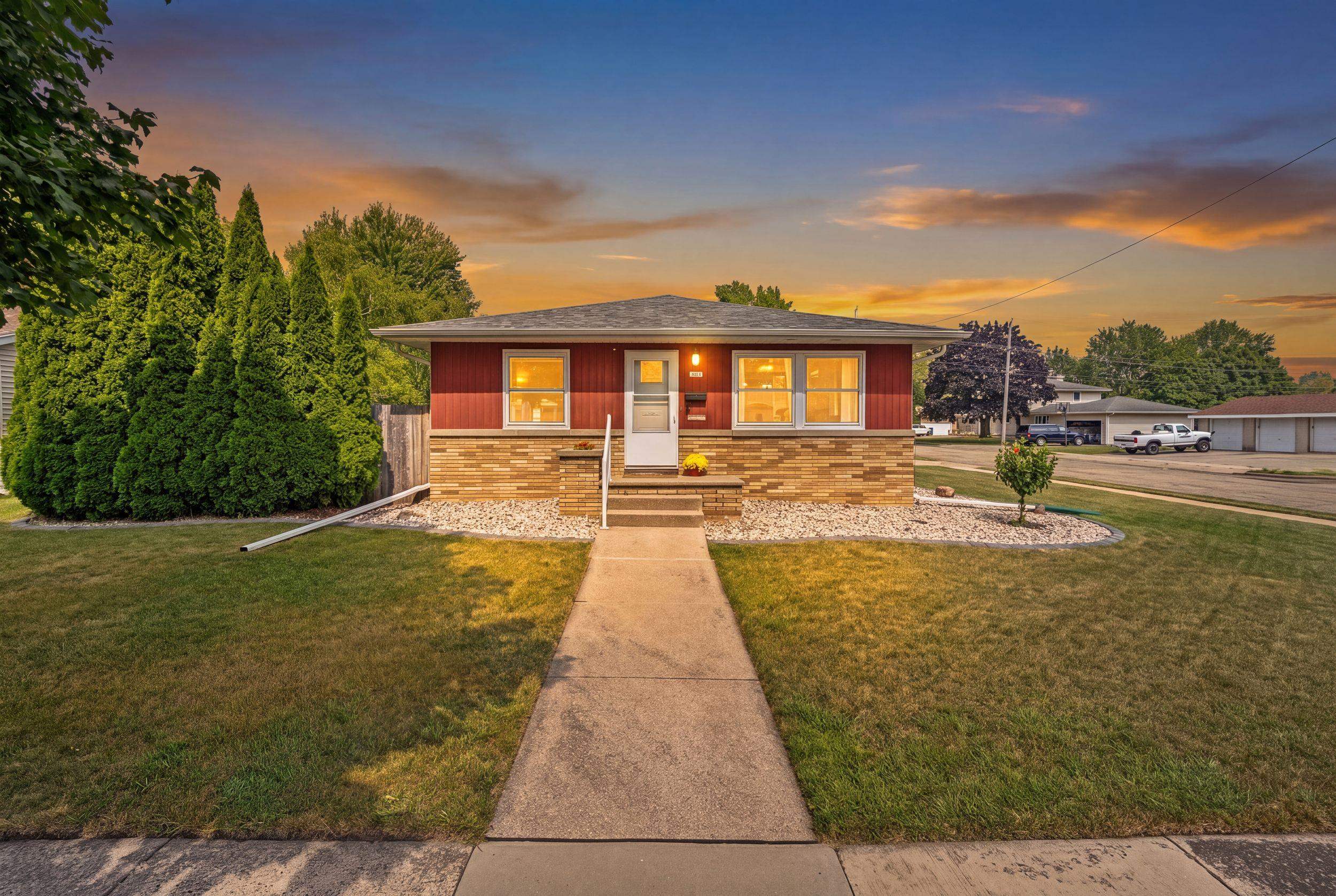 1324 BISMARCK Avenue