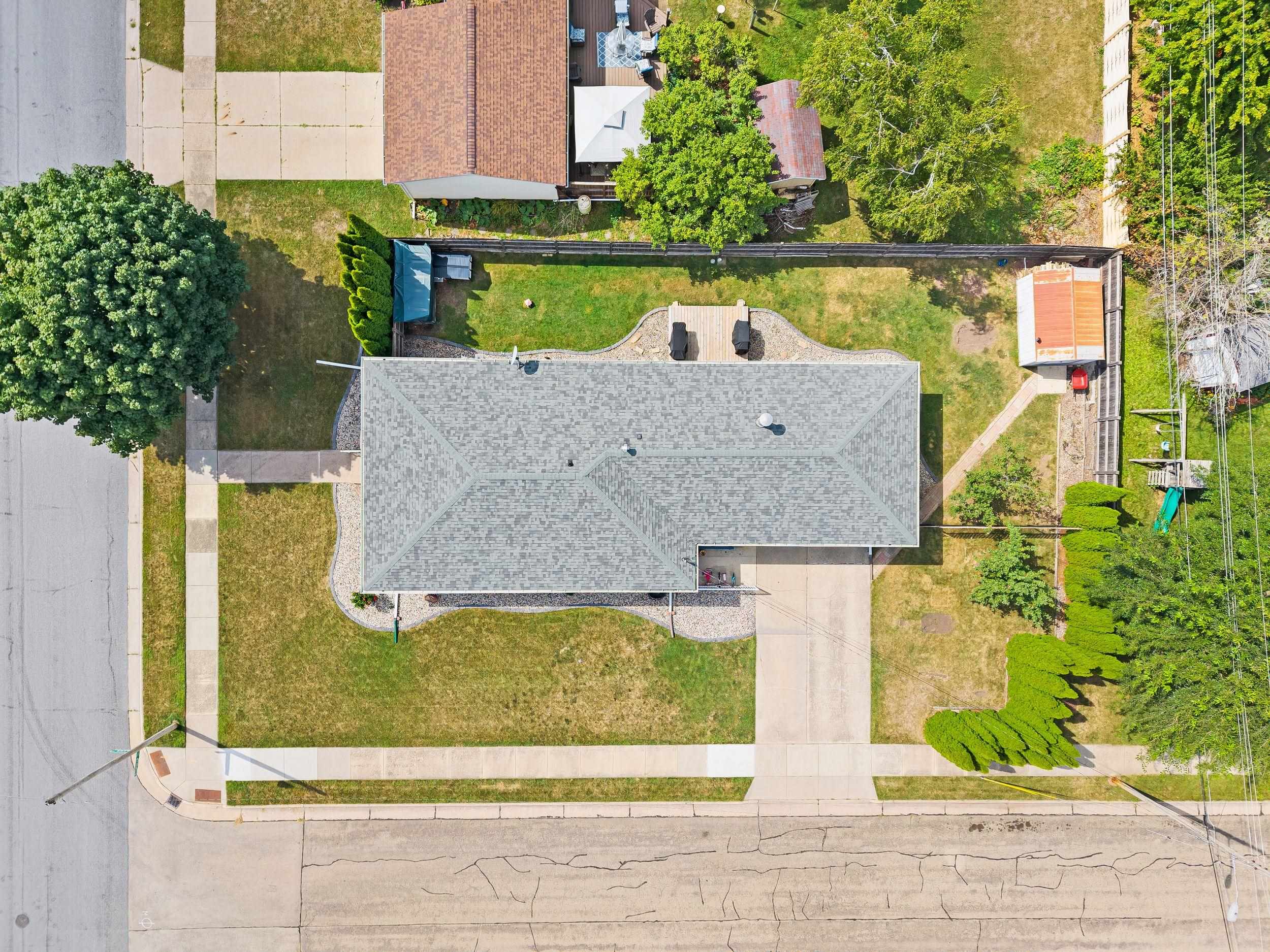 1324 BISMARCK Avenue