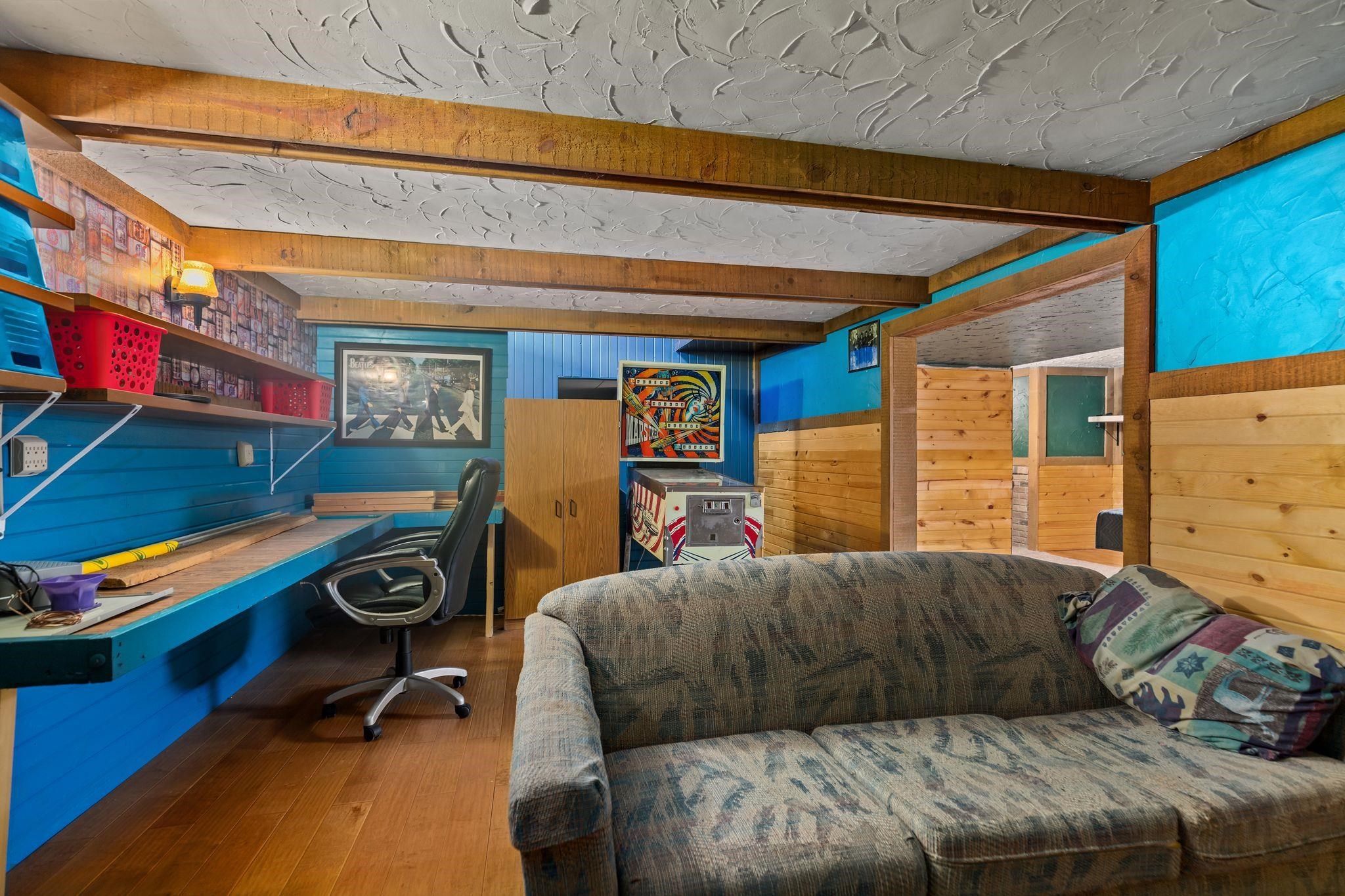 26 BITTERSWEET Court