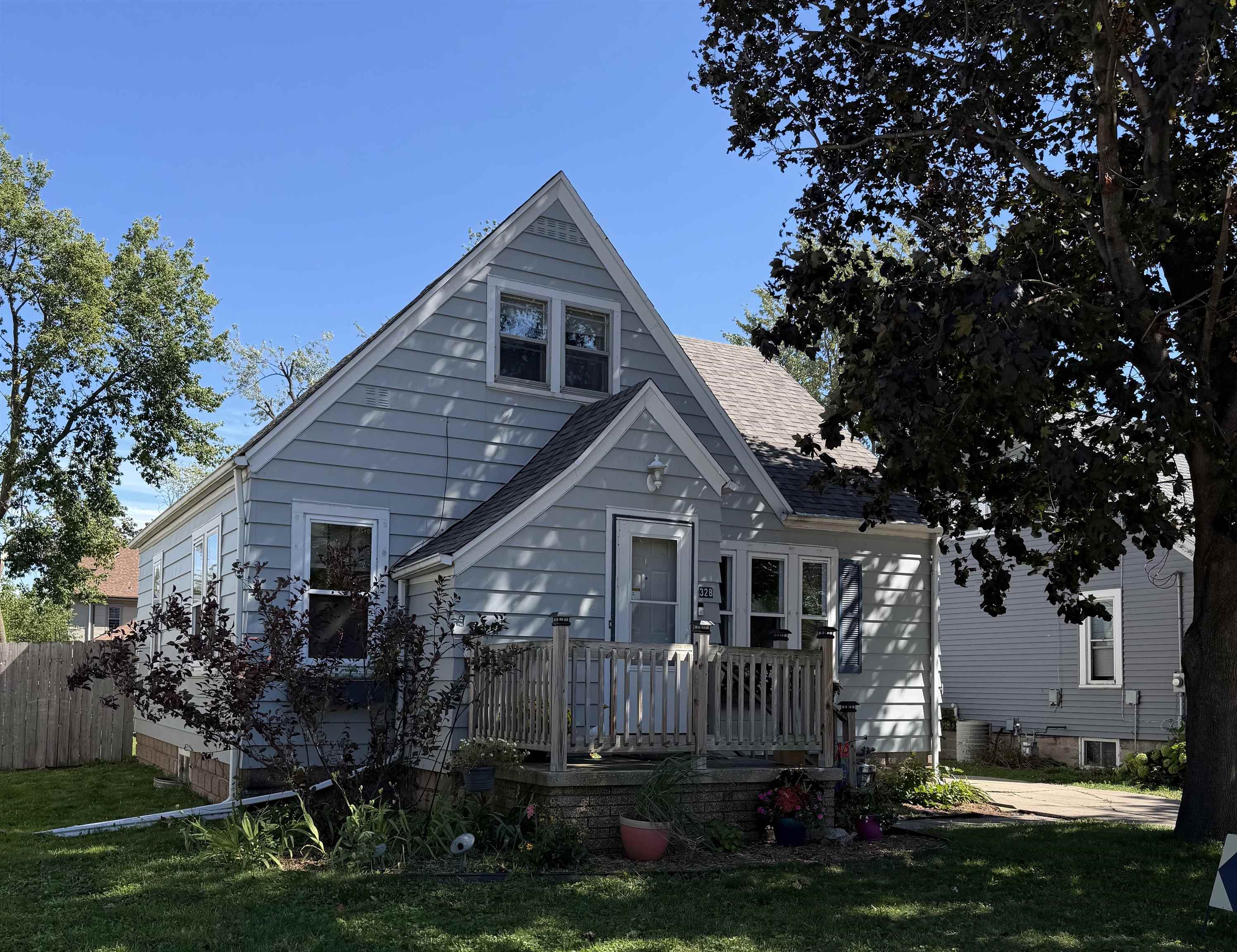 328 OAK Street