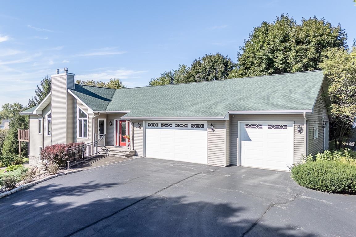 N1145 ROENA Lane