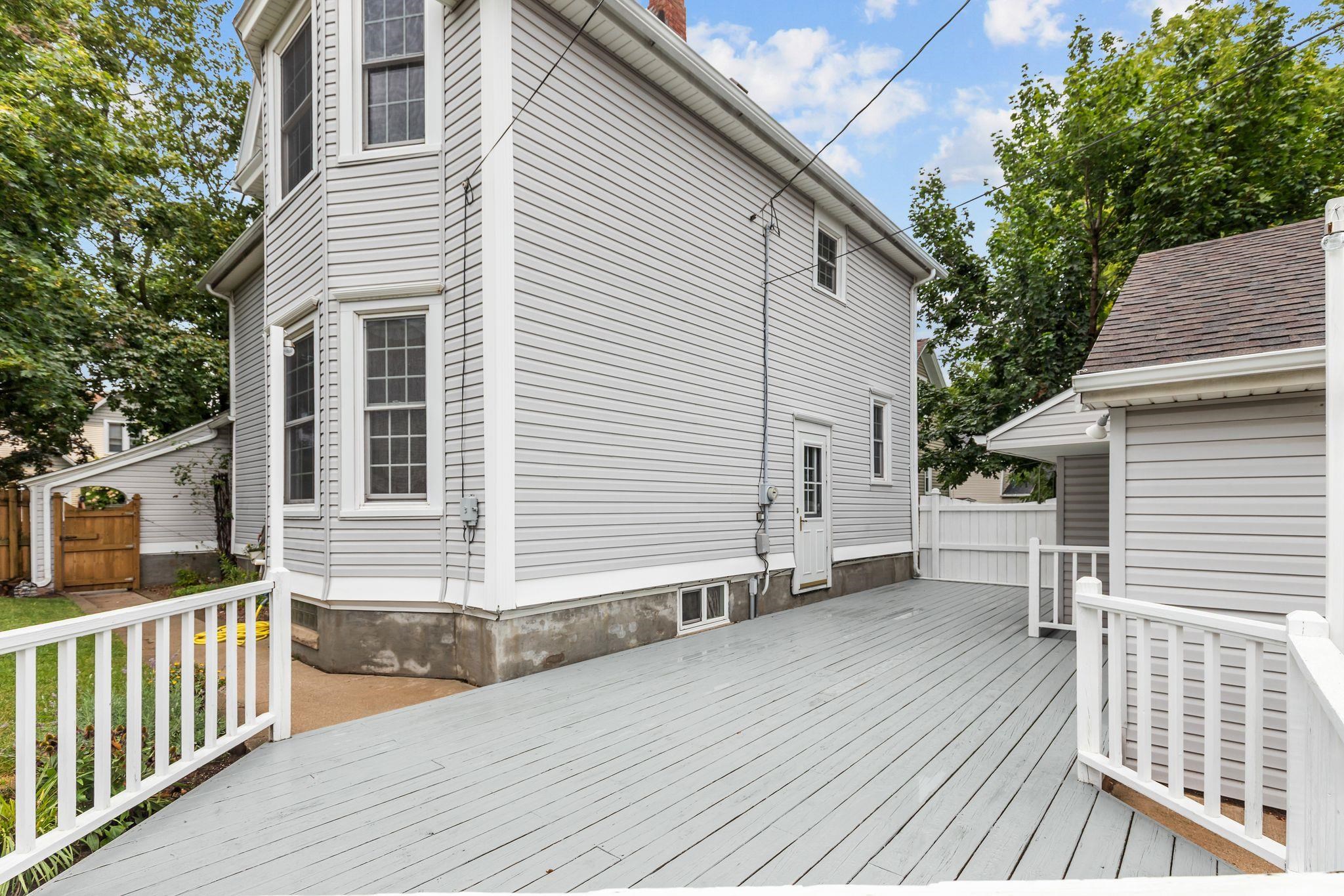 909 N 14TH Street