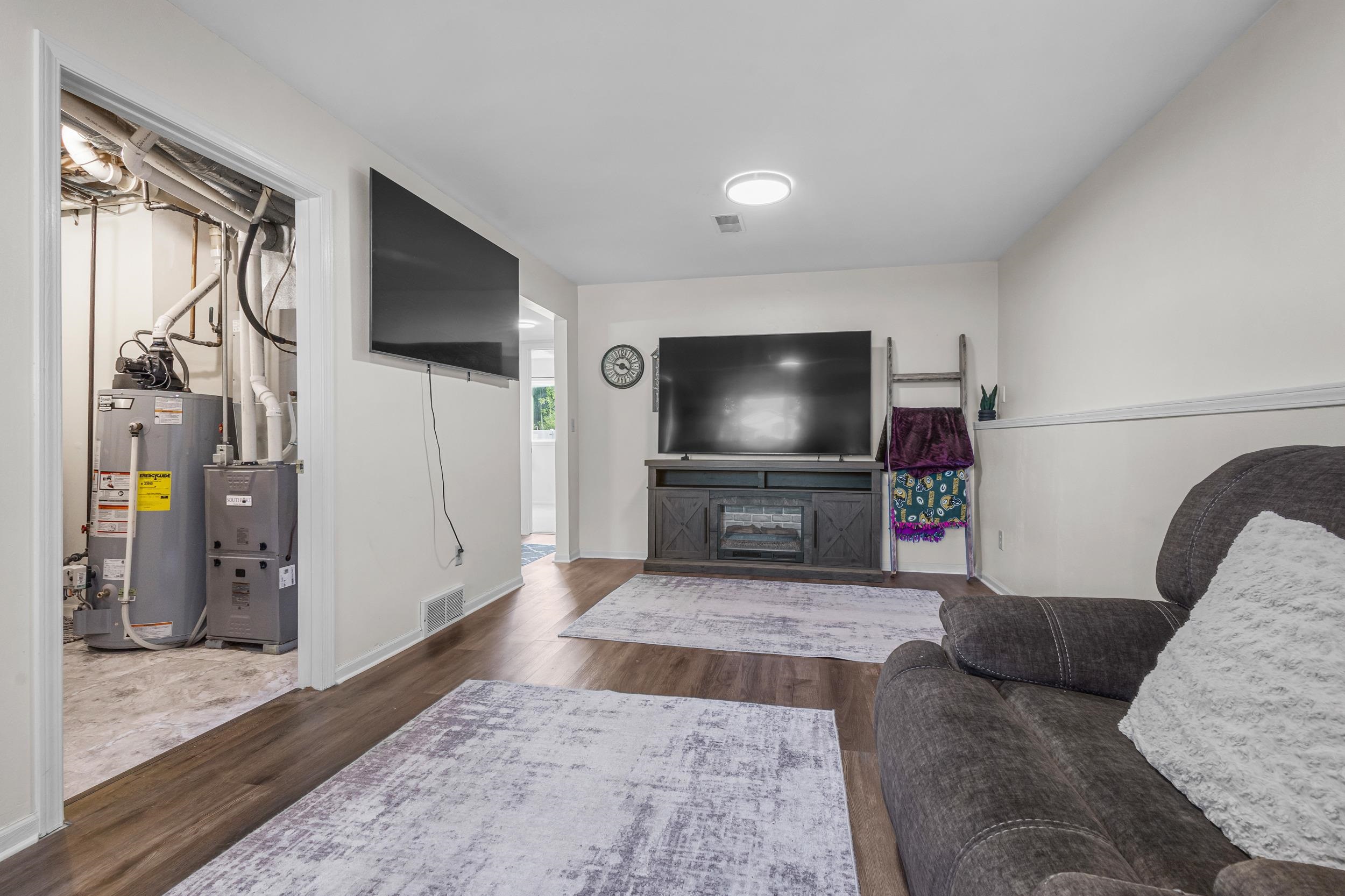 151729 WISTERIA Lane