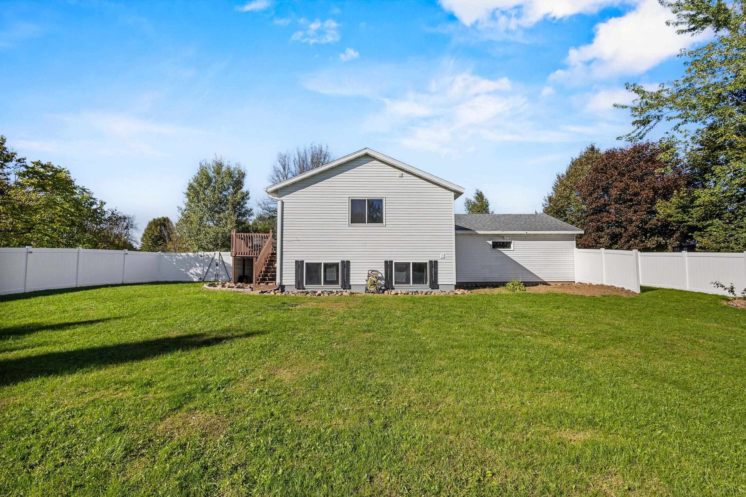 151729 WISTERIA Lane
