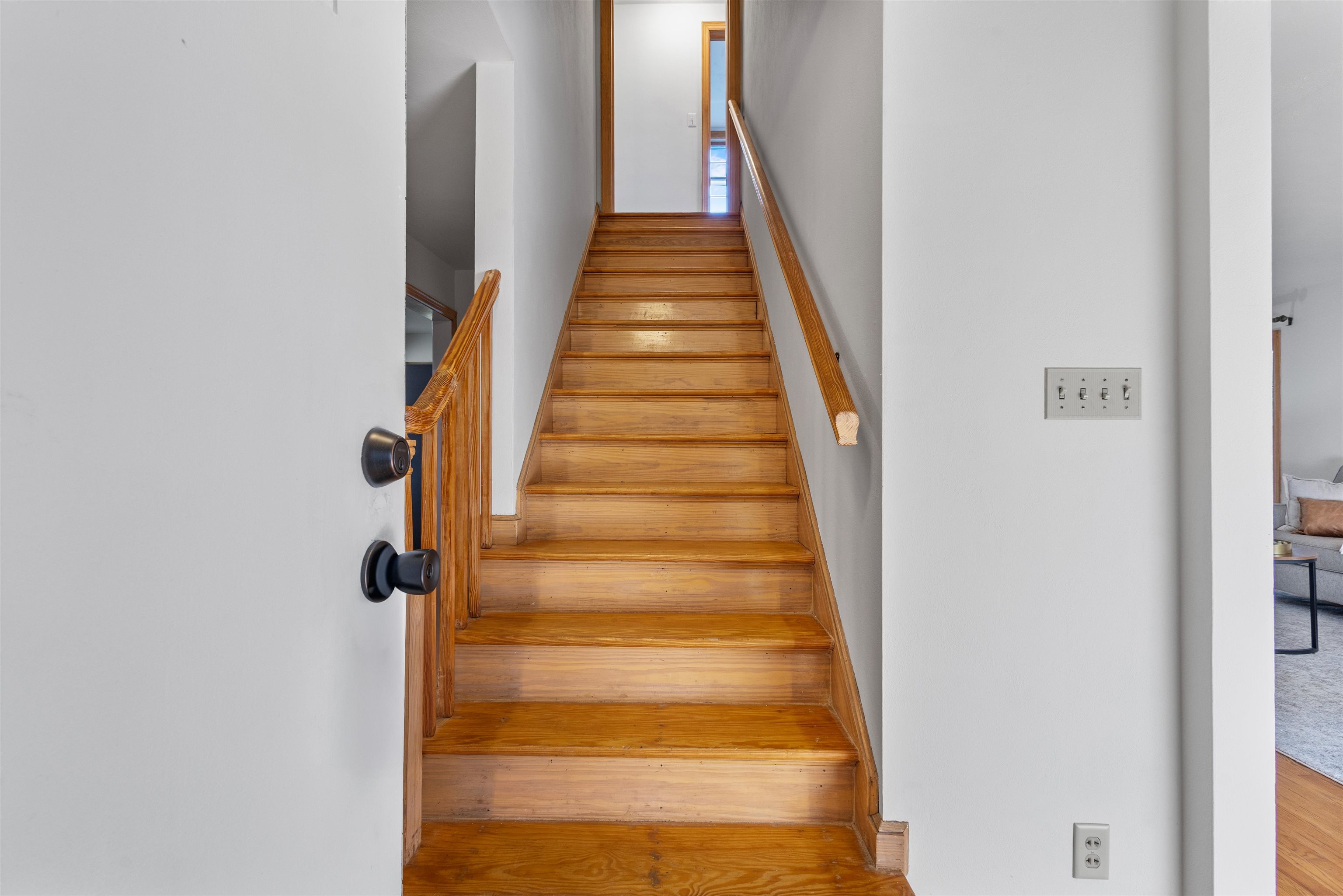 693 CONGRESS Place