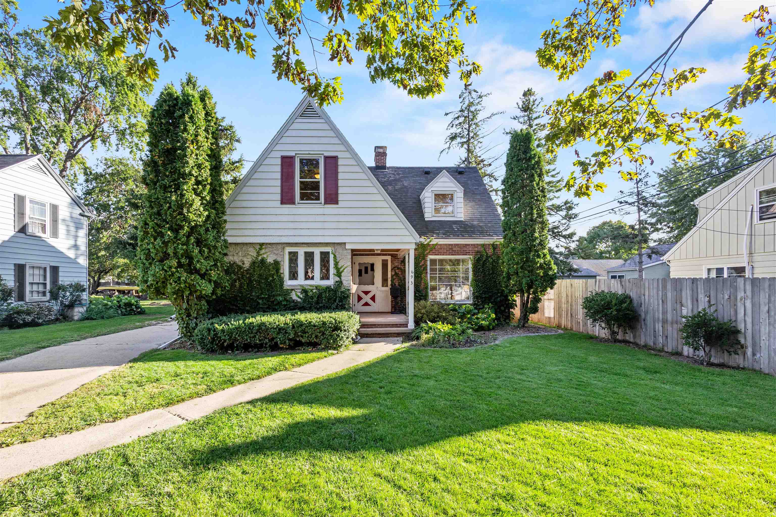 693 CONGRESS Place