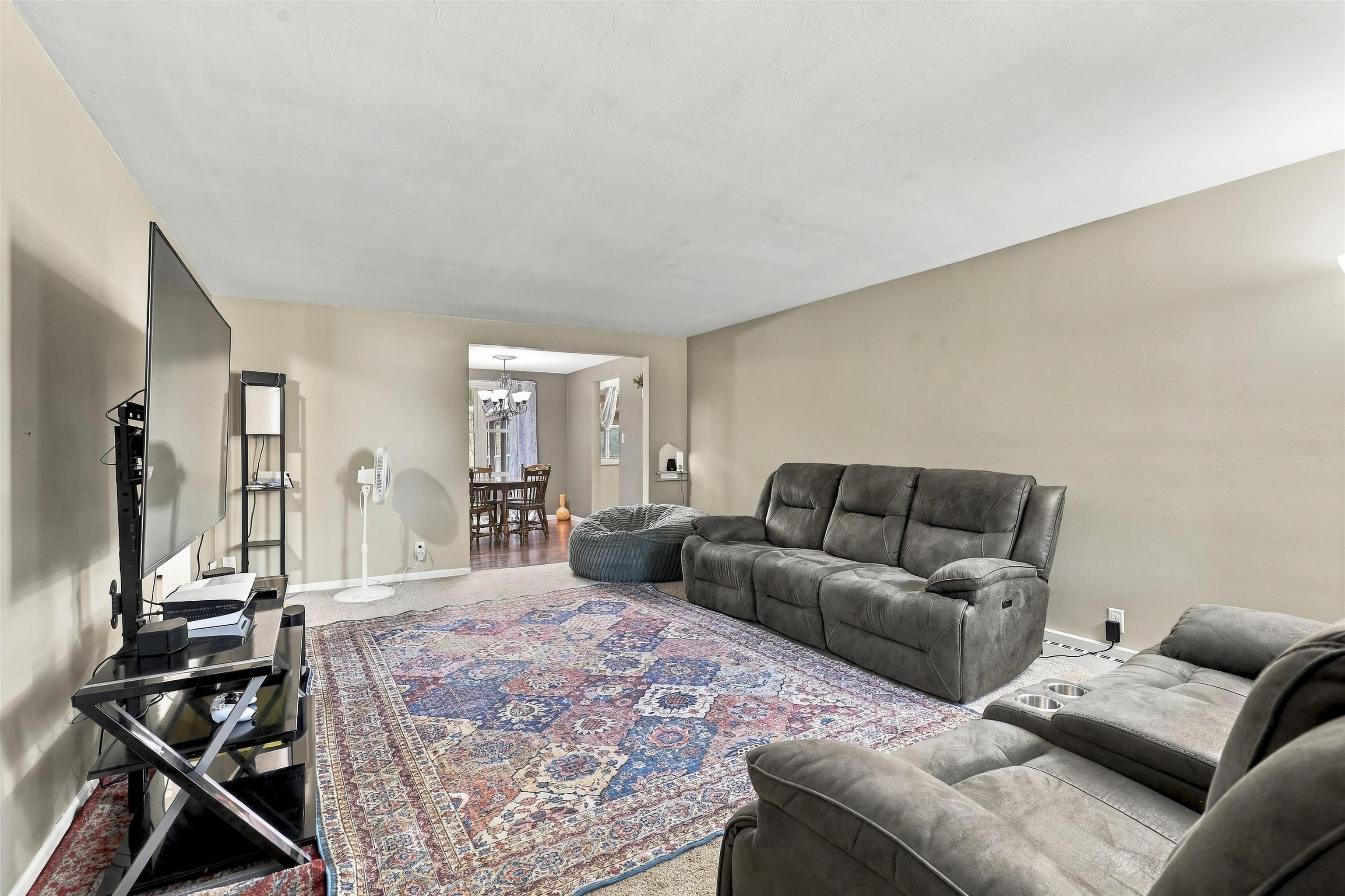 1193 BOND Street