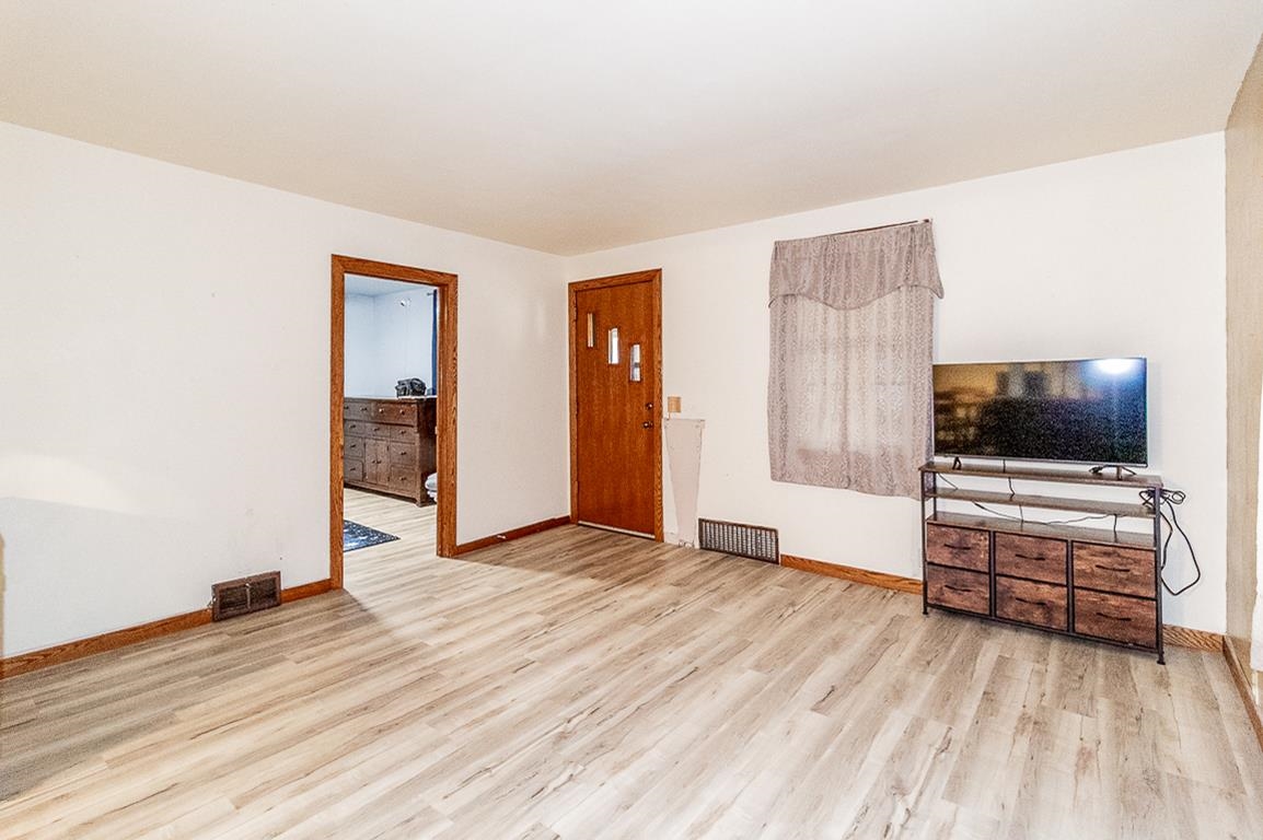 63 W 14TH Street