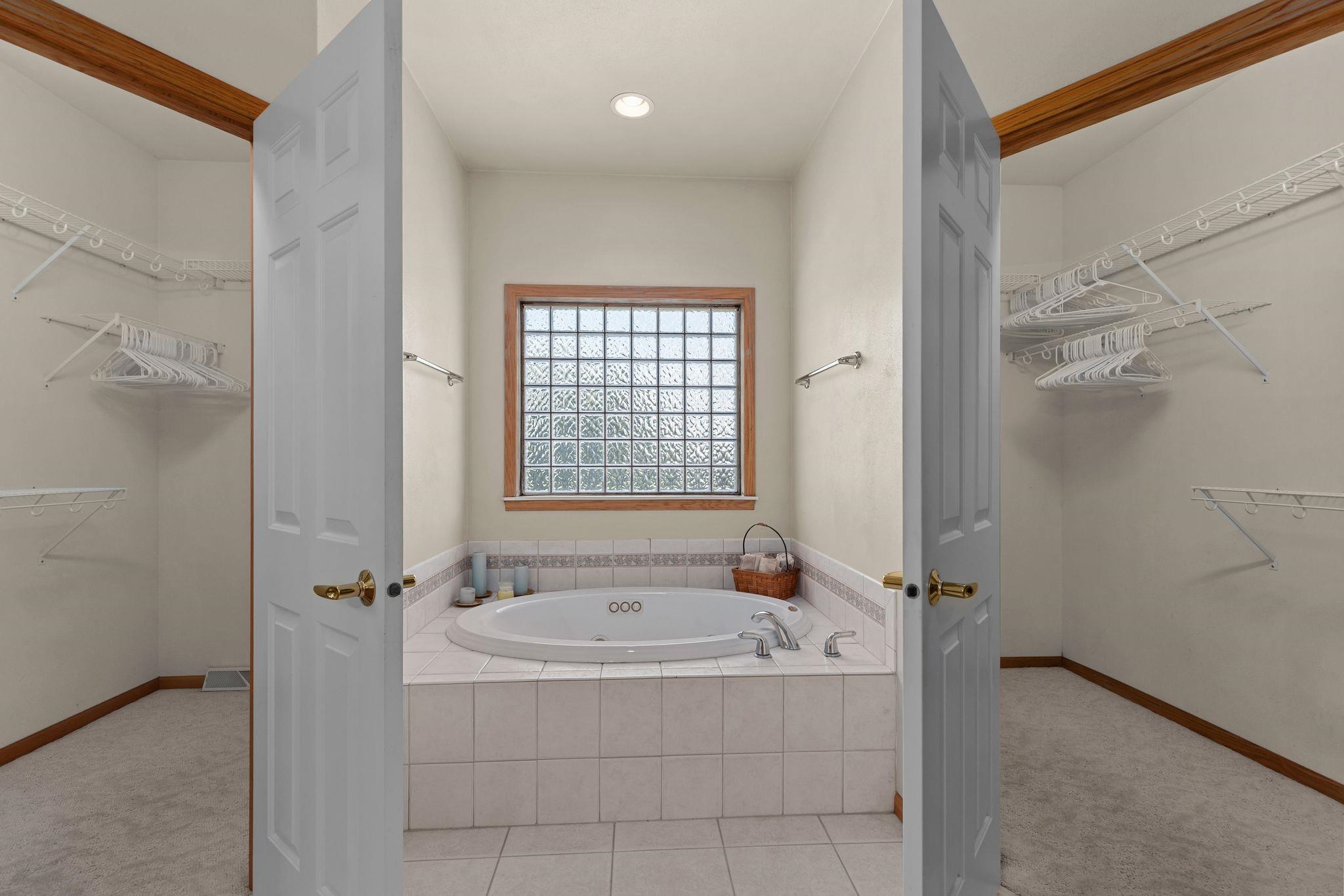 2282 WILLOW WAY Drive