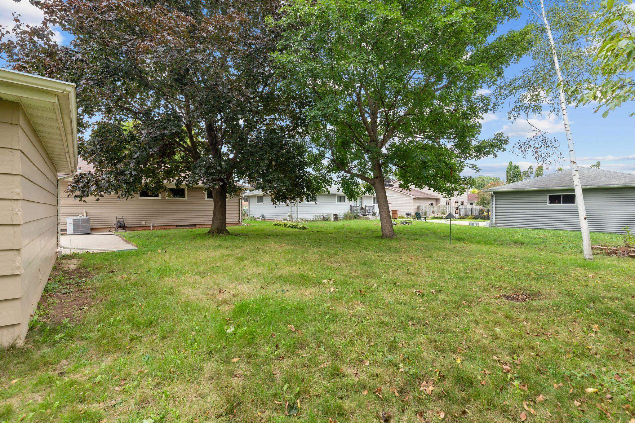 736 JOHN Street