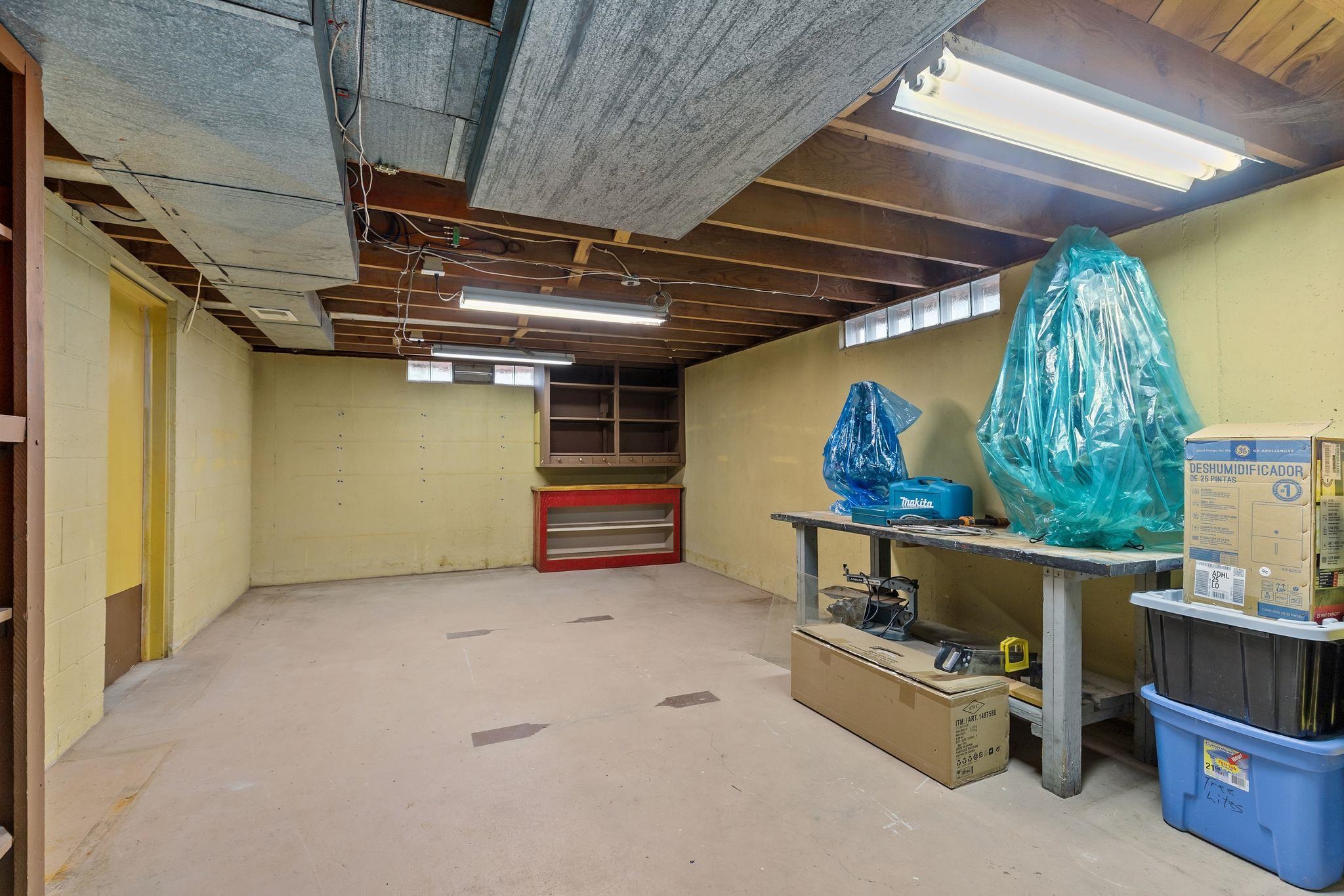 736 JOHN Street