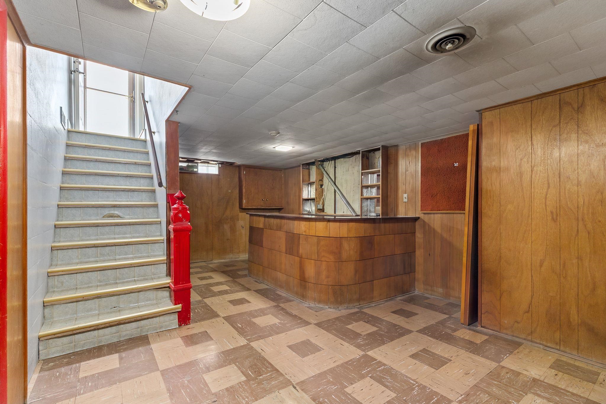 736 JOHN Street