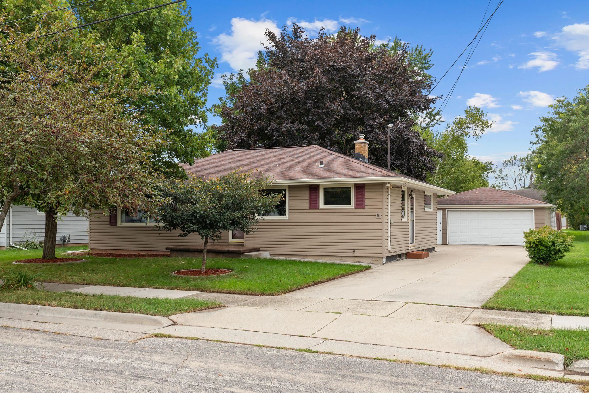 736 JOHN Street