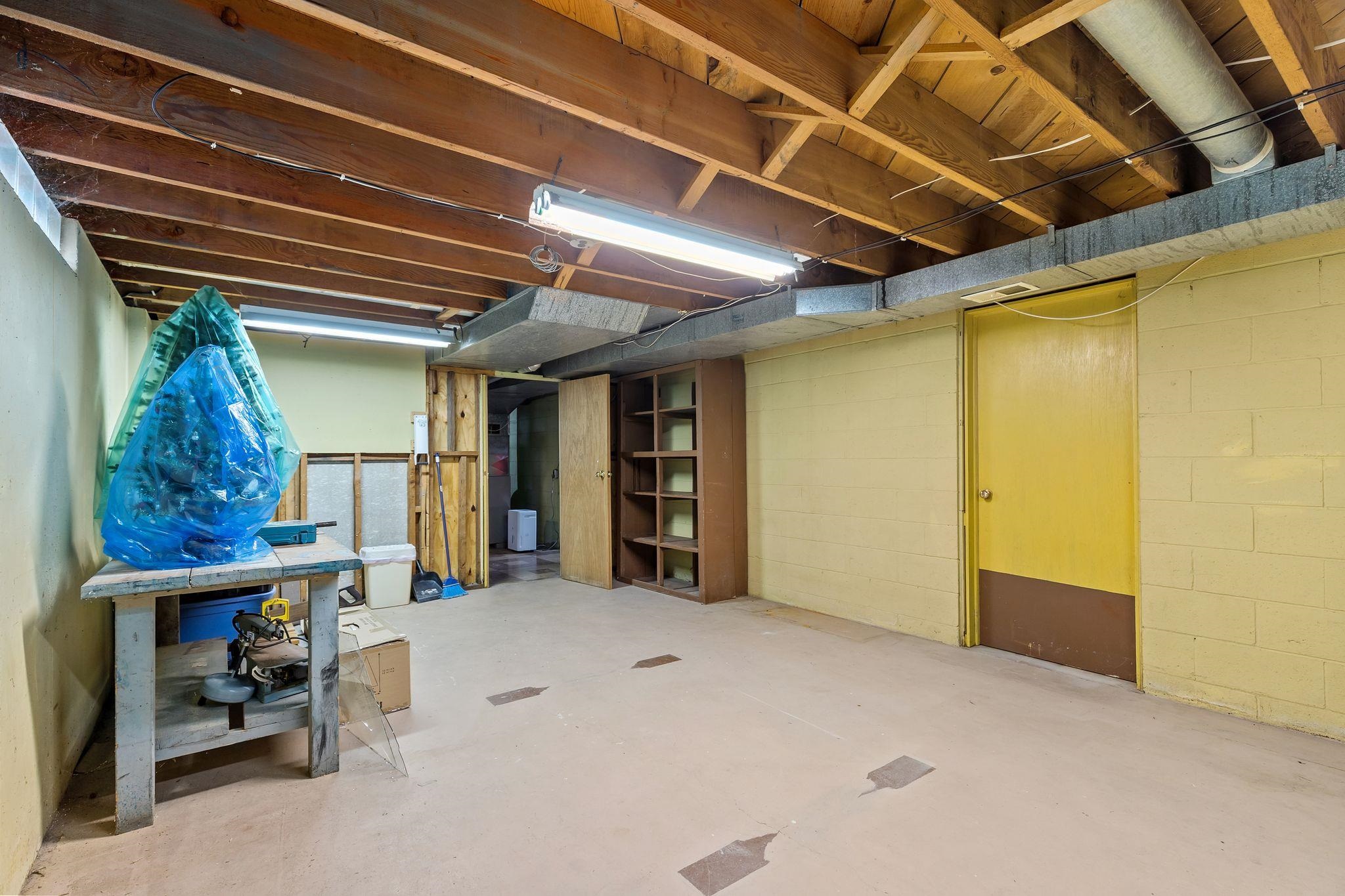736 JOHN Street