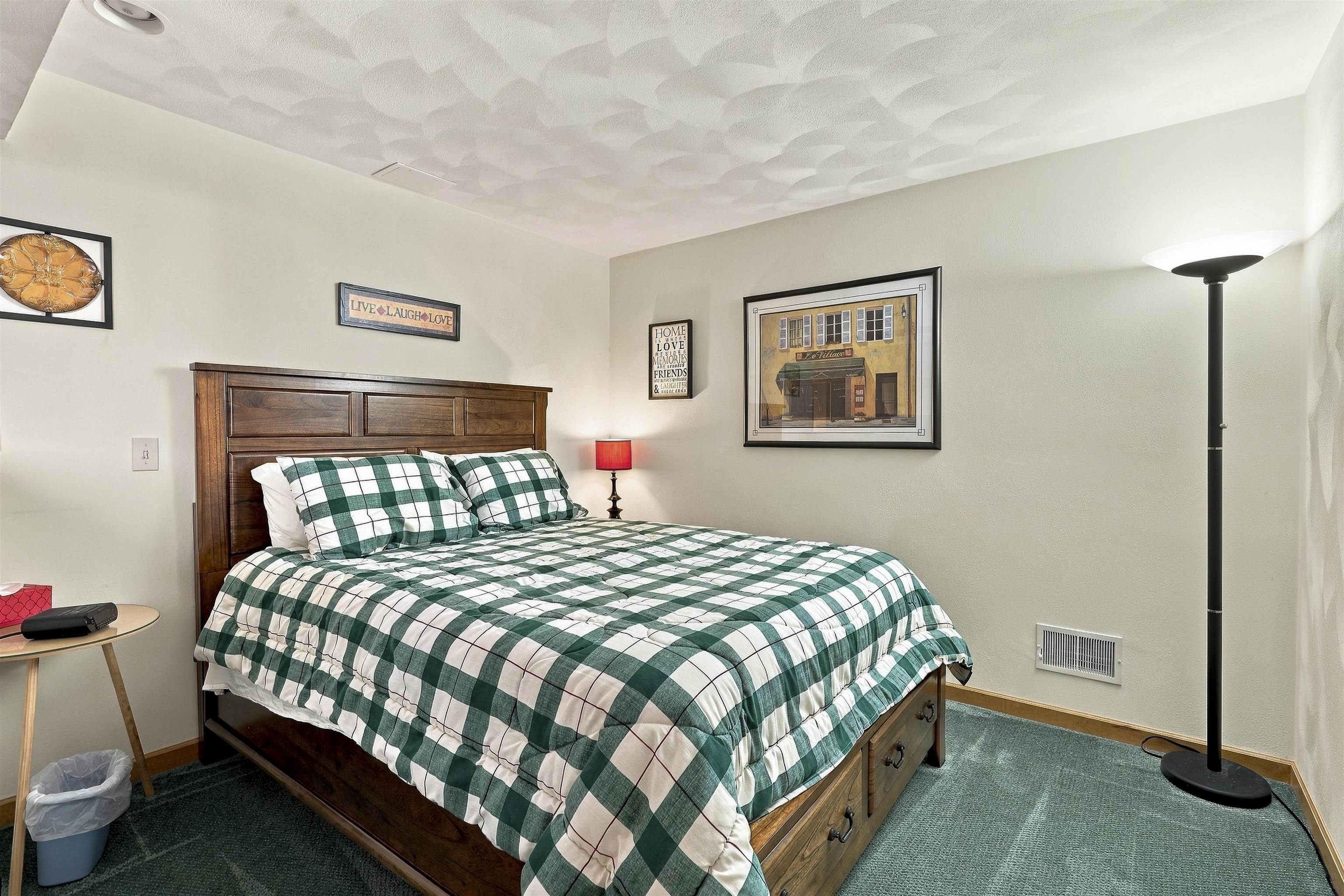 1394 W MASON RIDGE Court