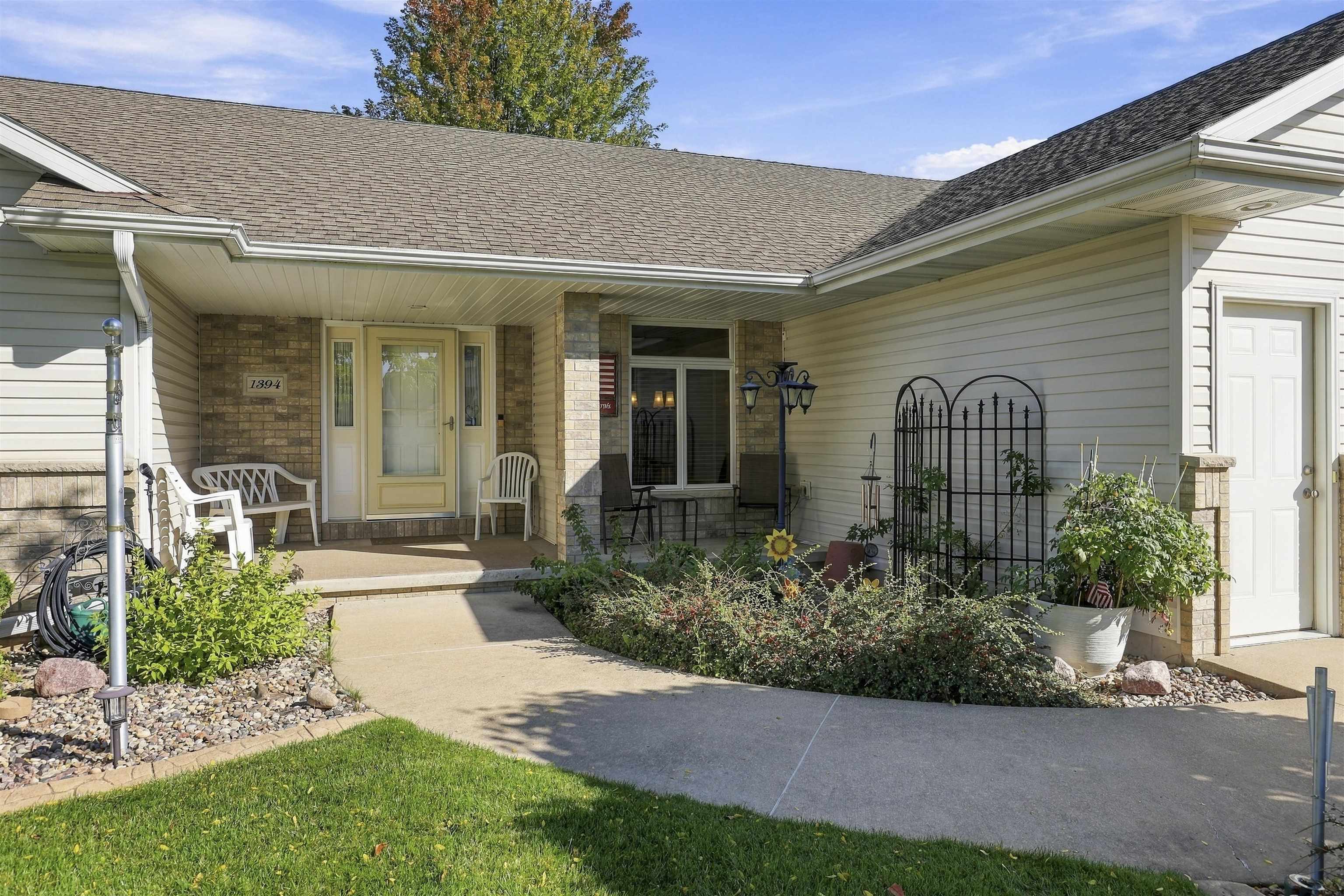 1394 W MASON RIDGE Court