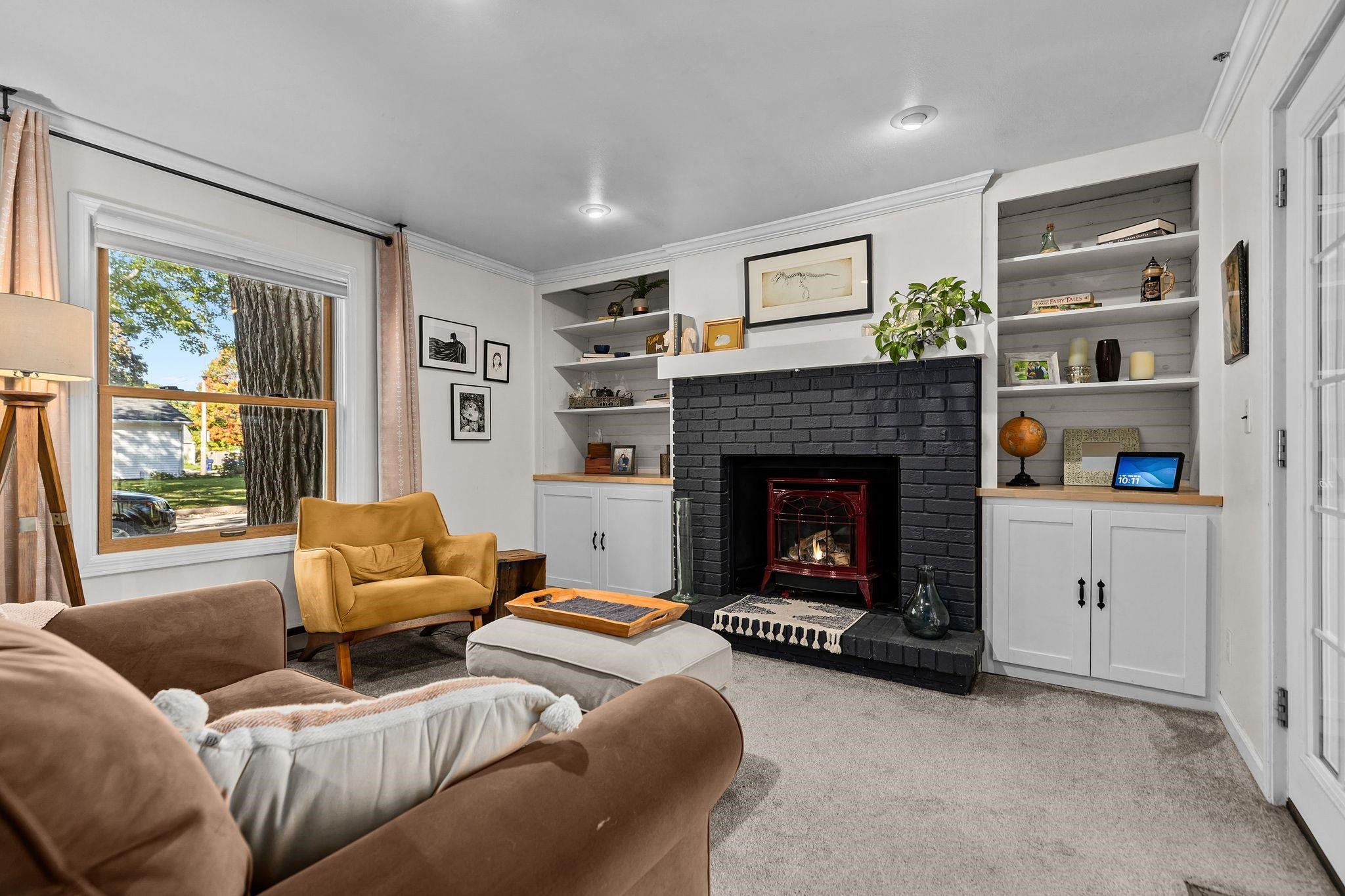 544 W SEYMOUR Street