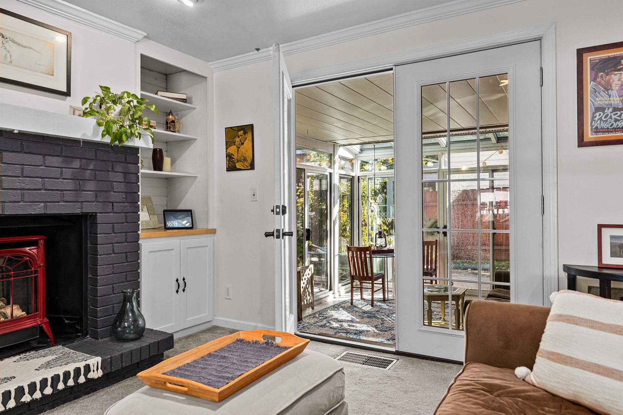 544 W SEYMOUR Street