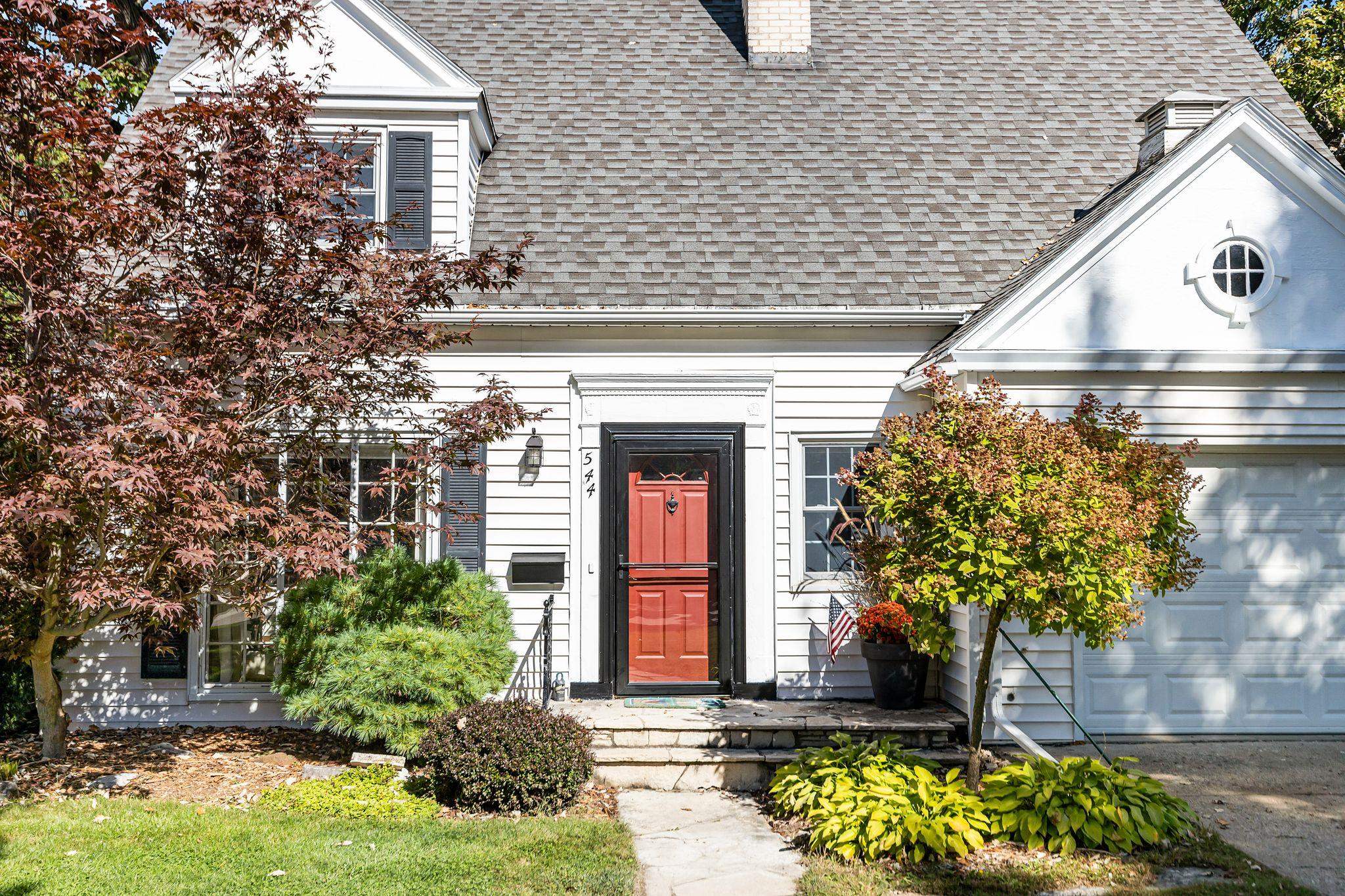 544 W SEYMOUR Street