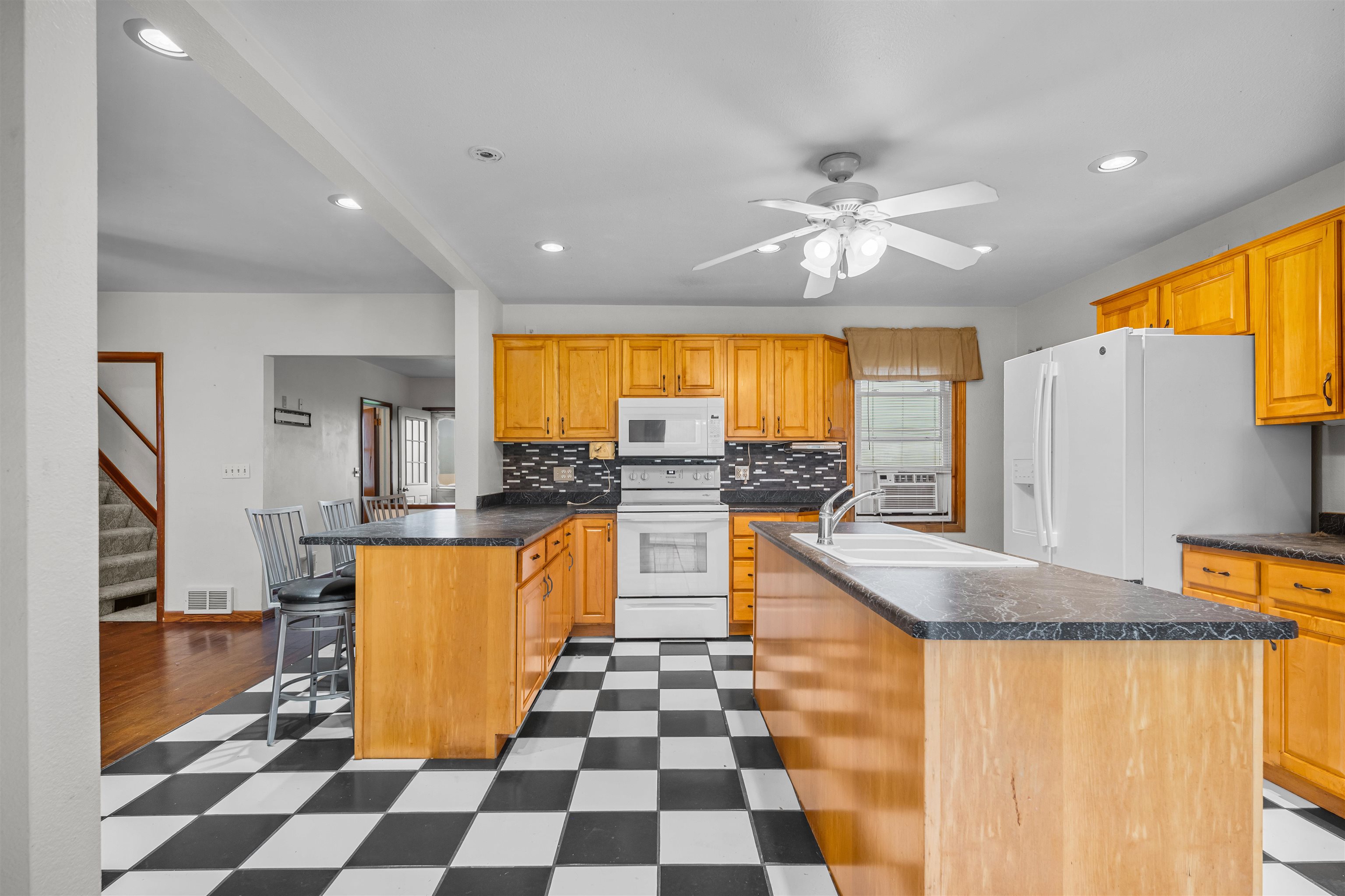W 4841 W JEFFERSON Road