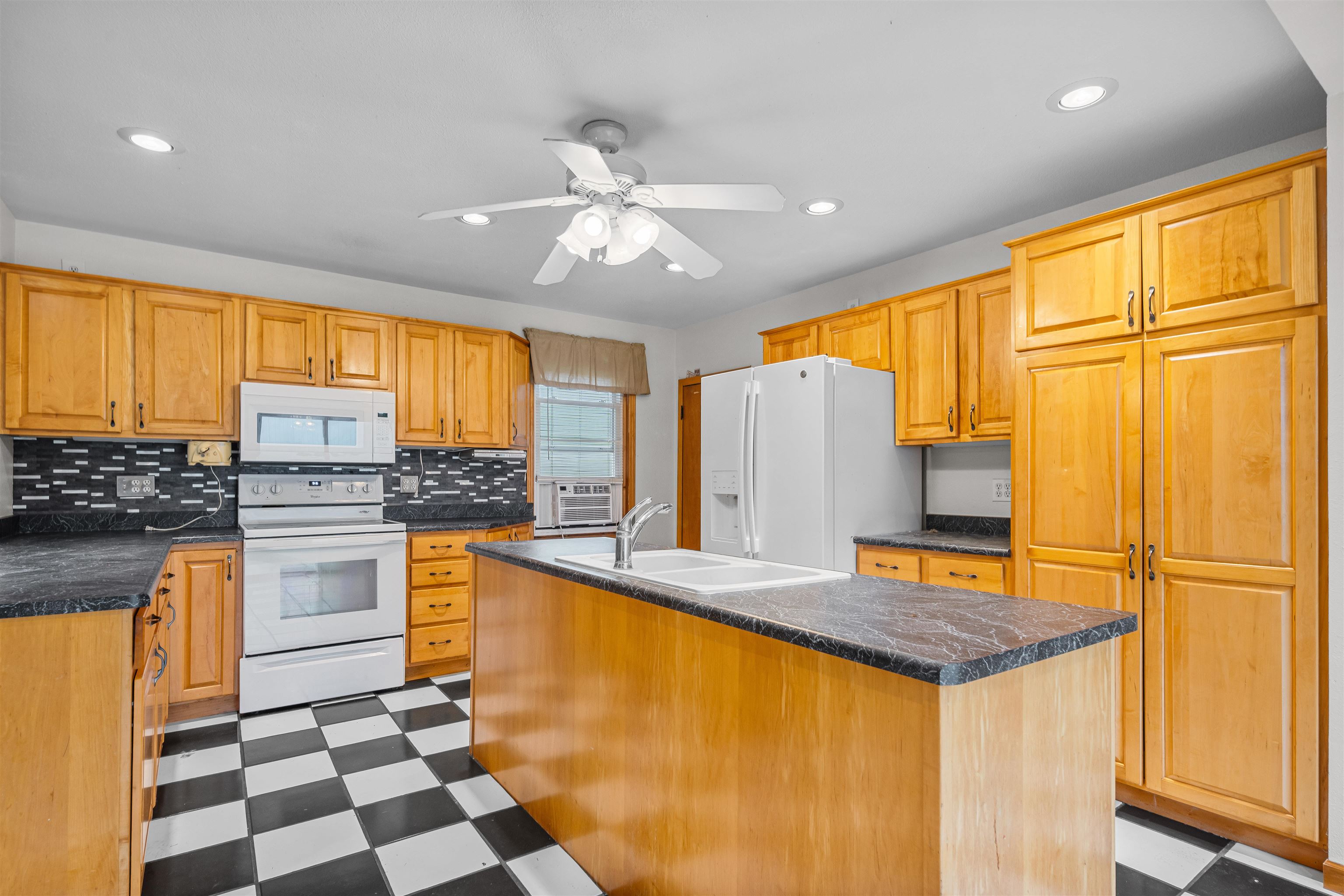 W 4841 W JEFFERSON Road