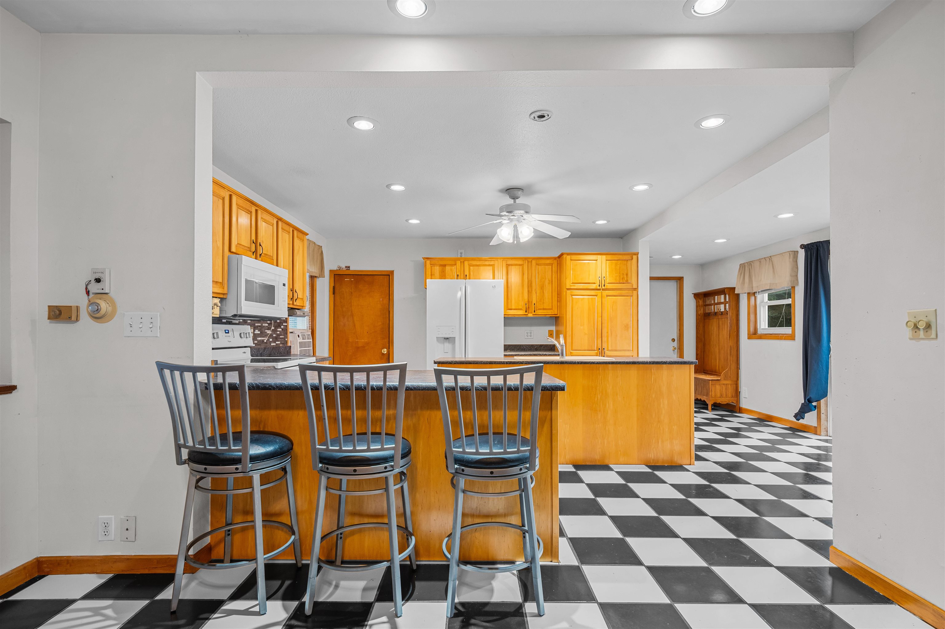 W 4841 W JEFFERSON Road