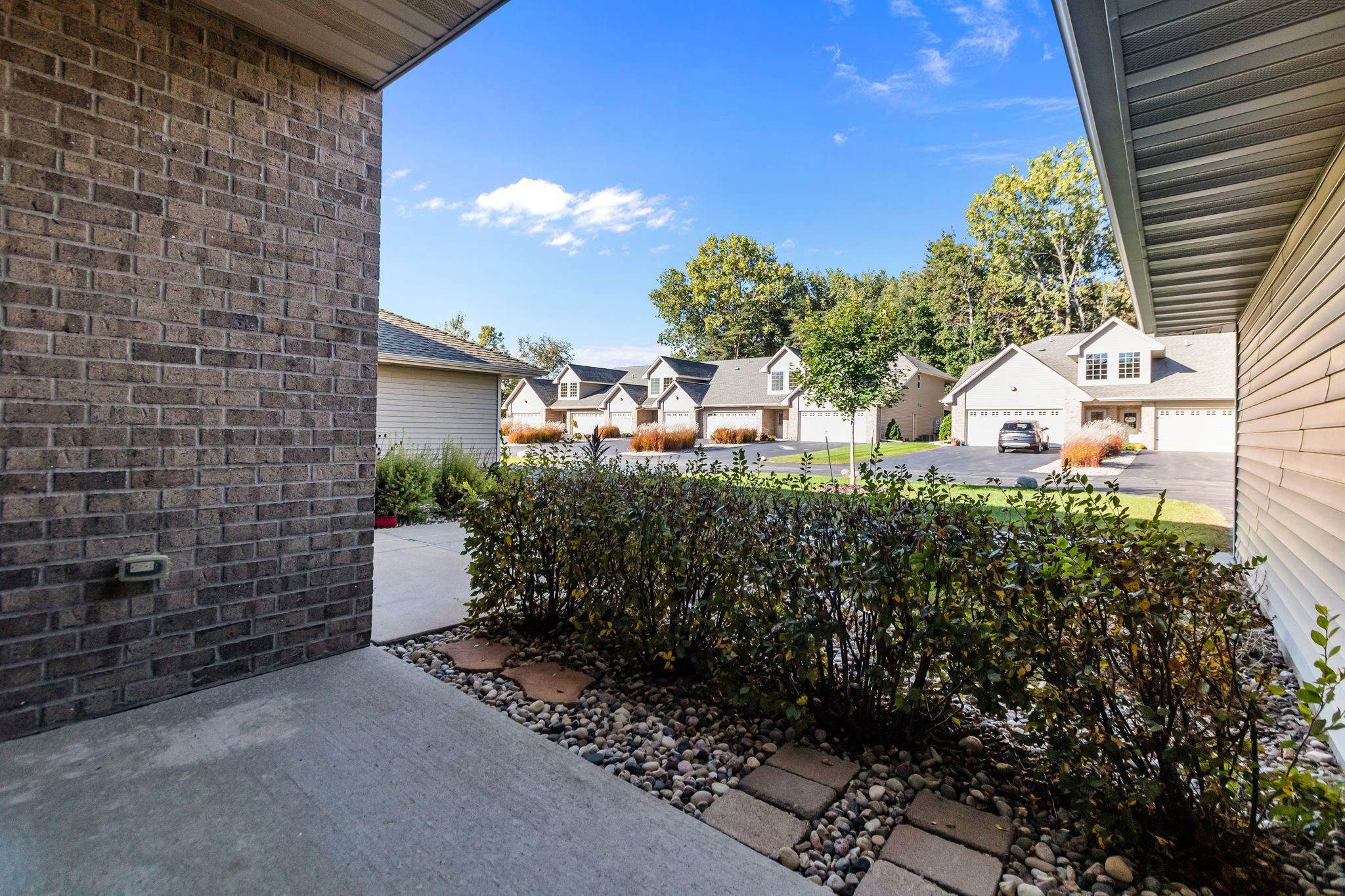 4714 EVERBREEZE Circle