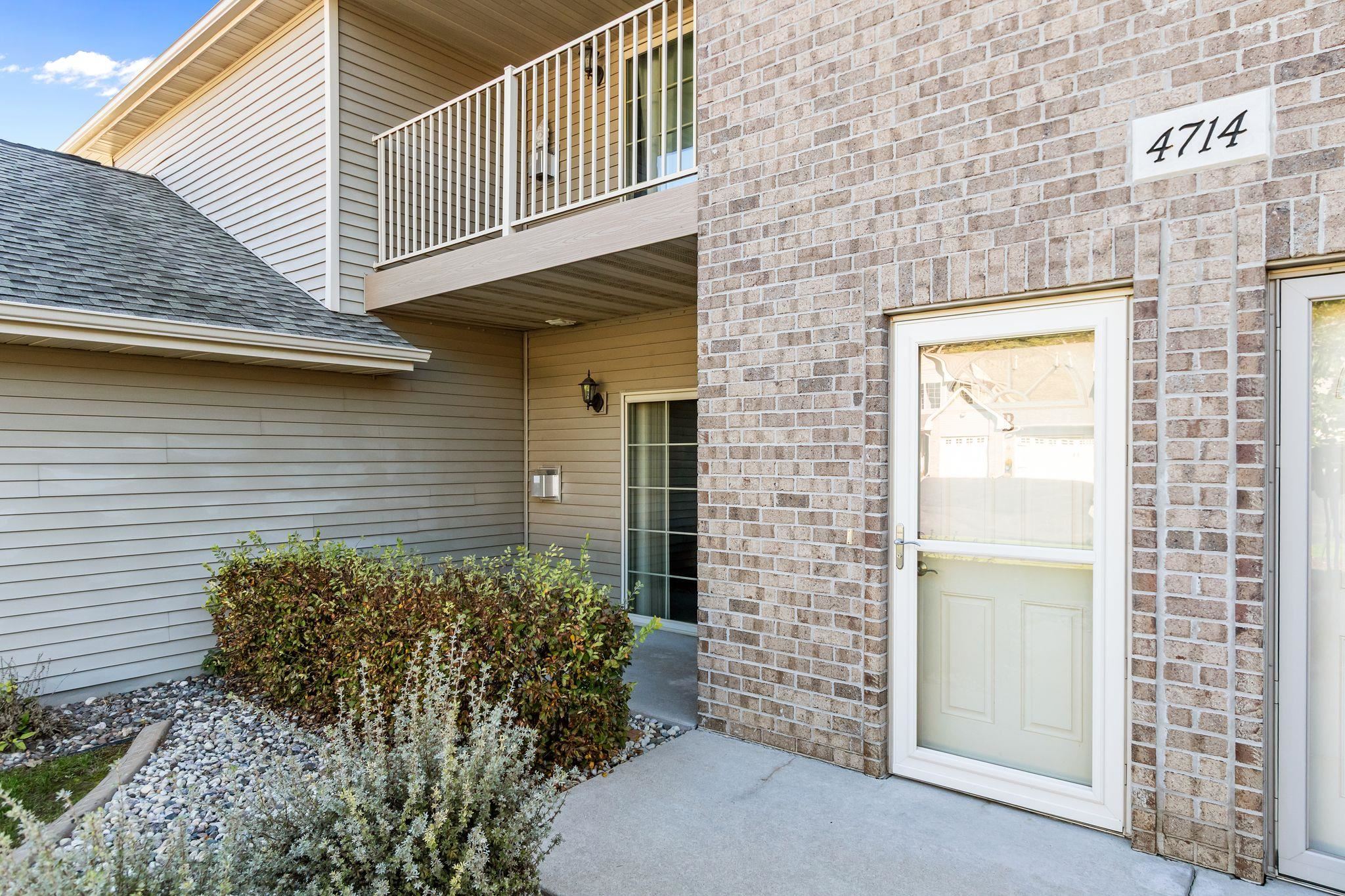4714 EVERBREEZE Circle