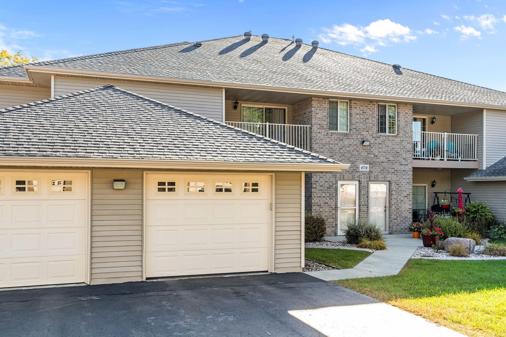 4714 EVERBREEZE Circle