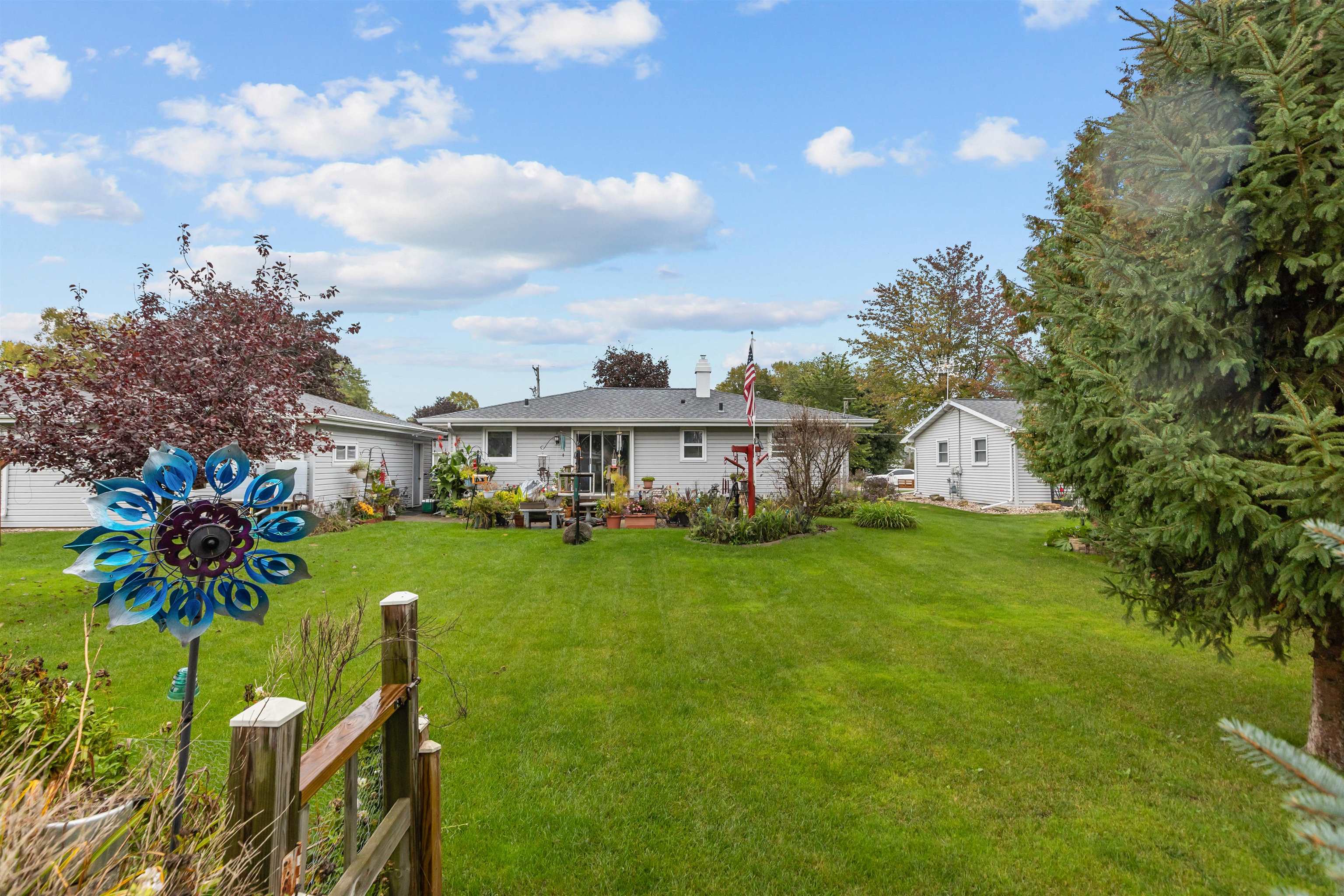 N4131 GARVEY Avenue
