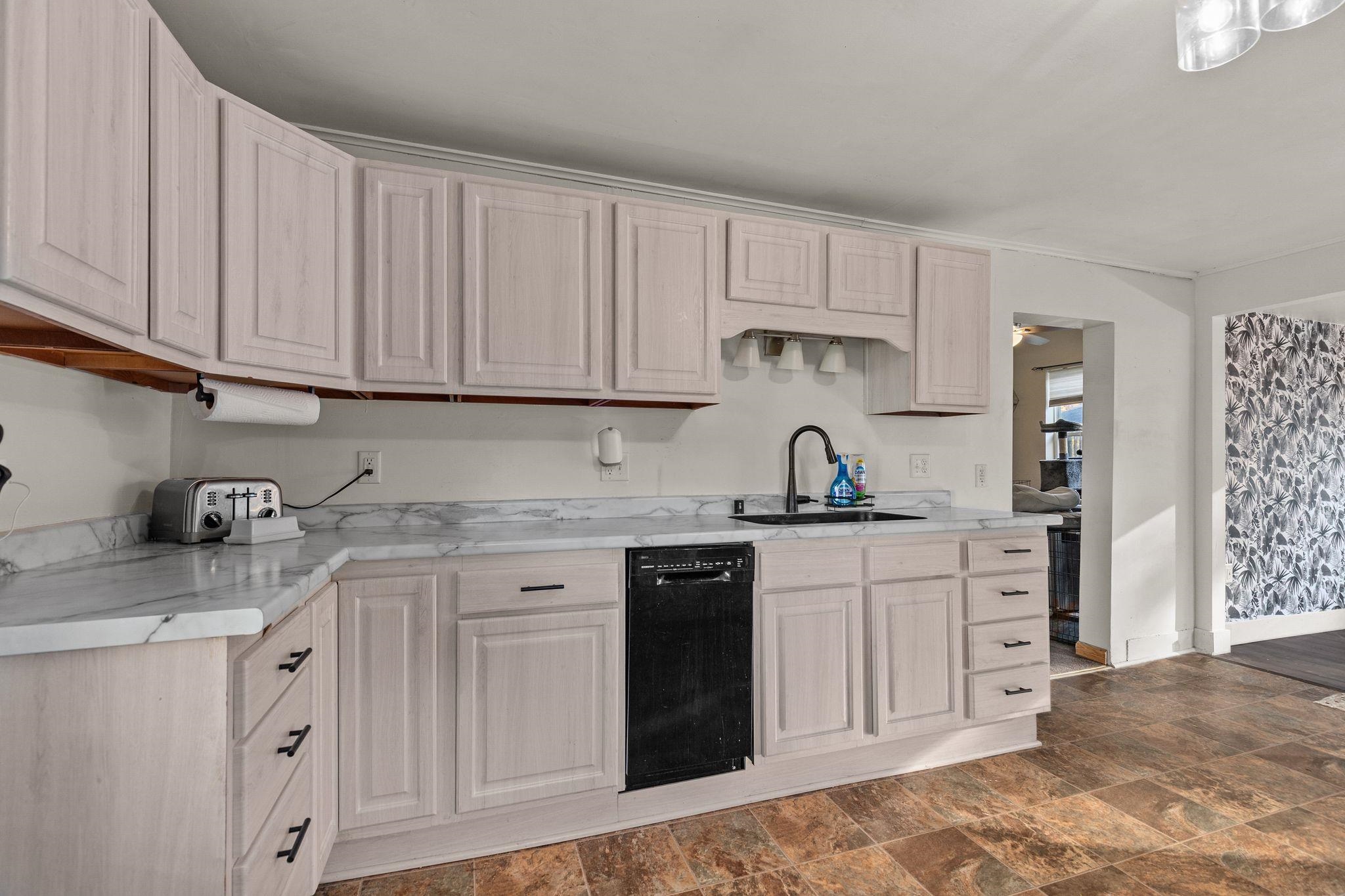 333 W 11TH Avenue
