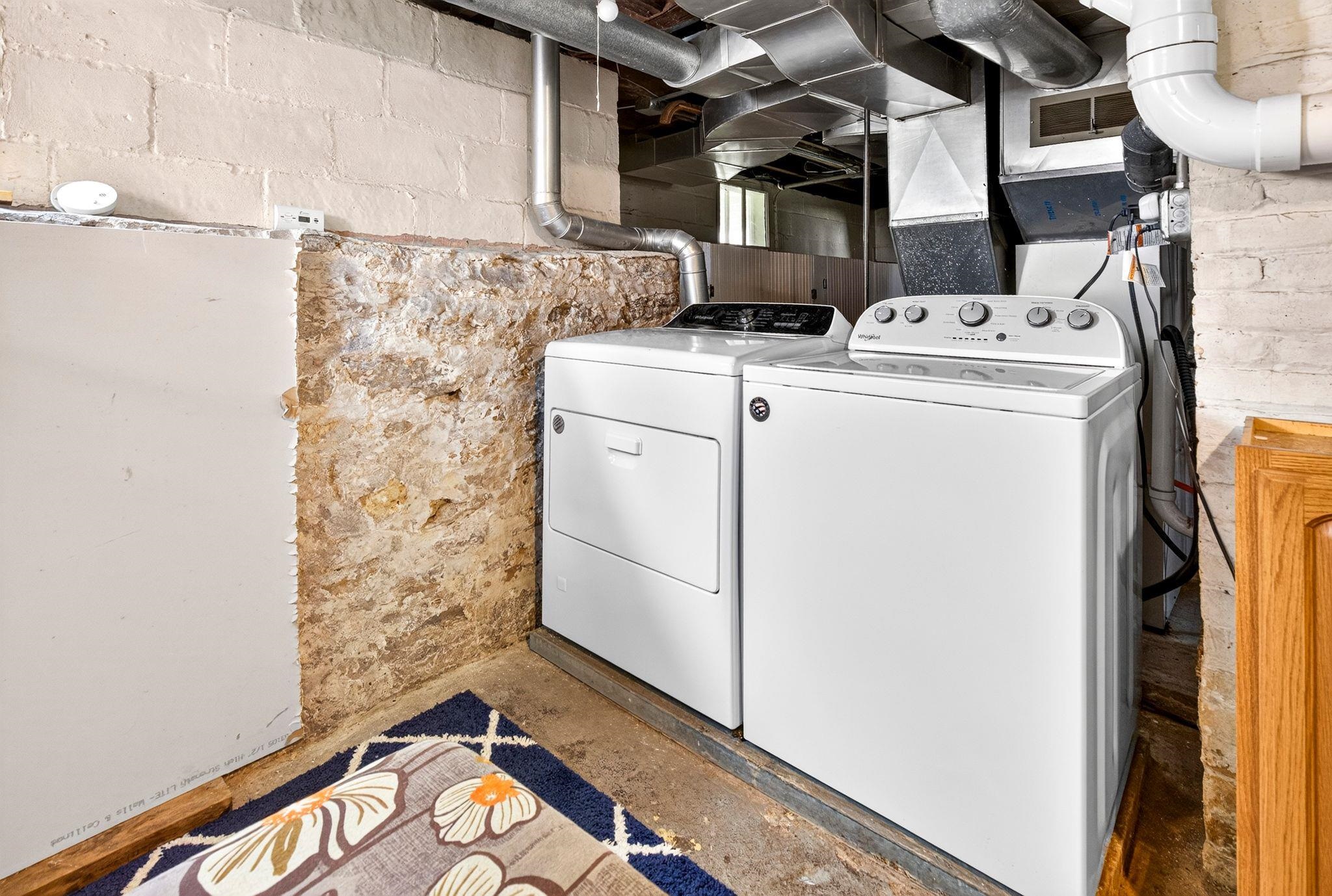 210 W 16TH Avenue