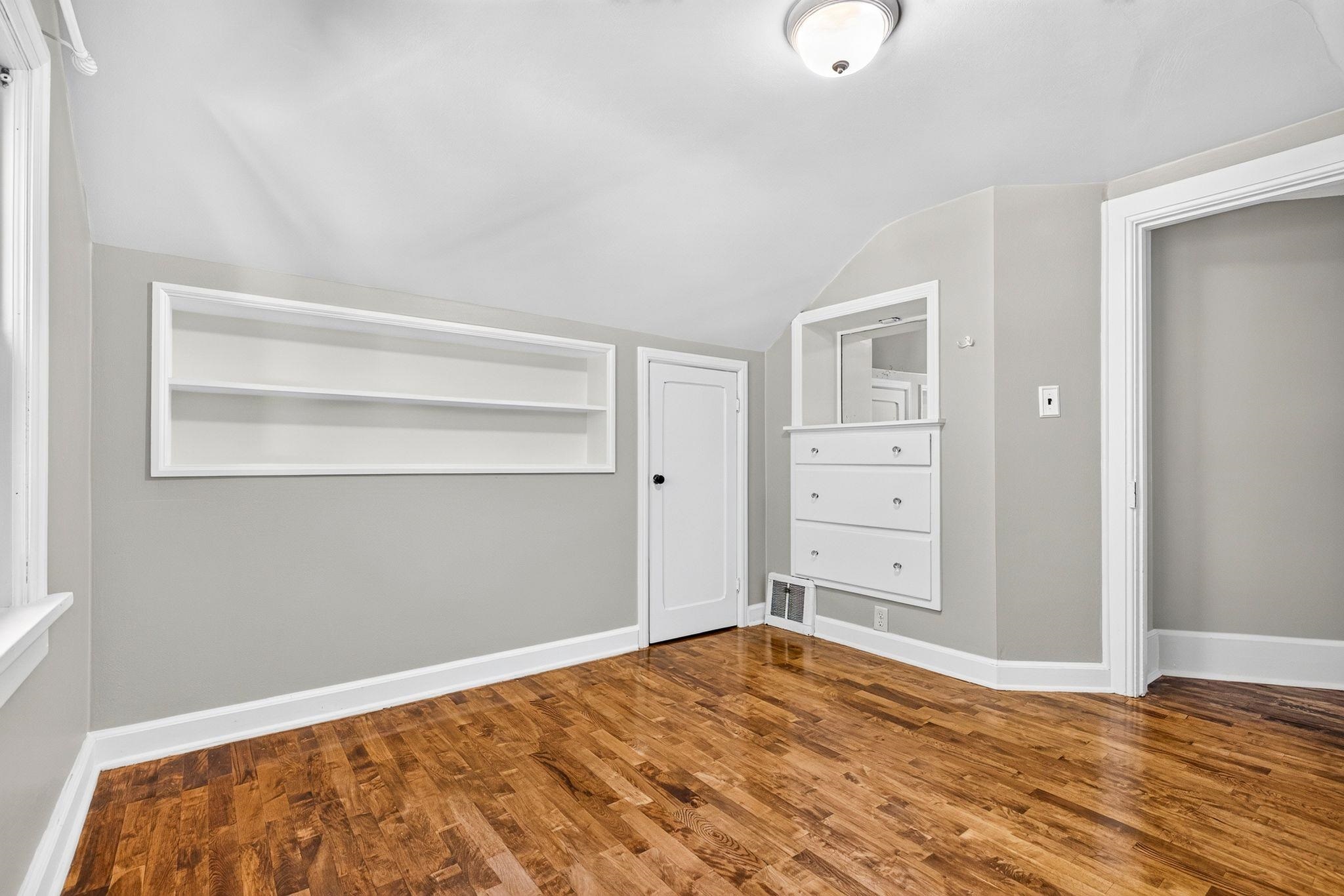 210 W 16TH Avenue